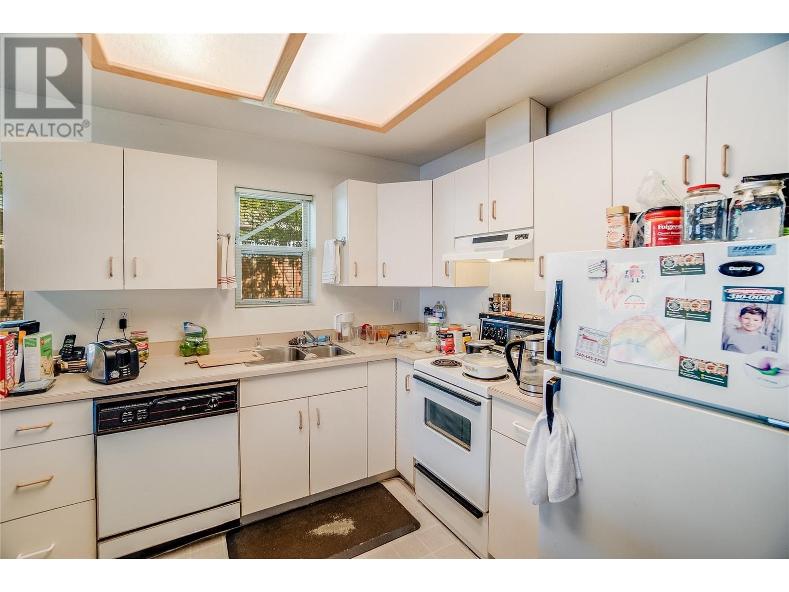 663 Columbia Avenue, Castlegar, British Columbia  V1N 1H1 - Photo 19 - 10348899