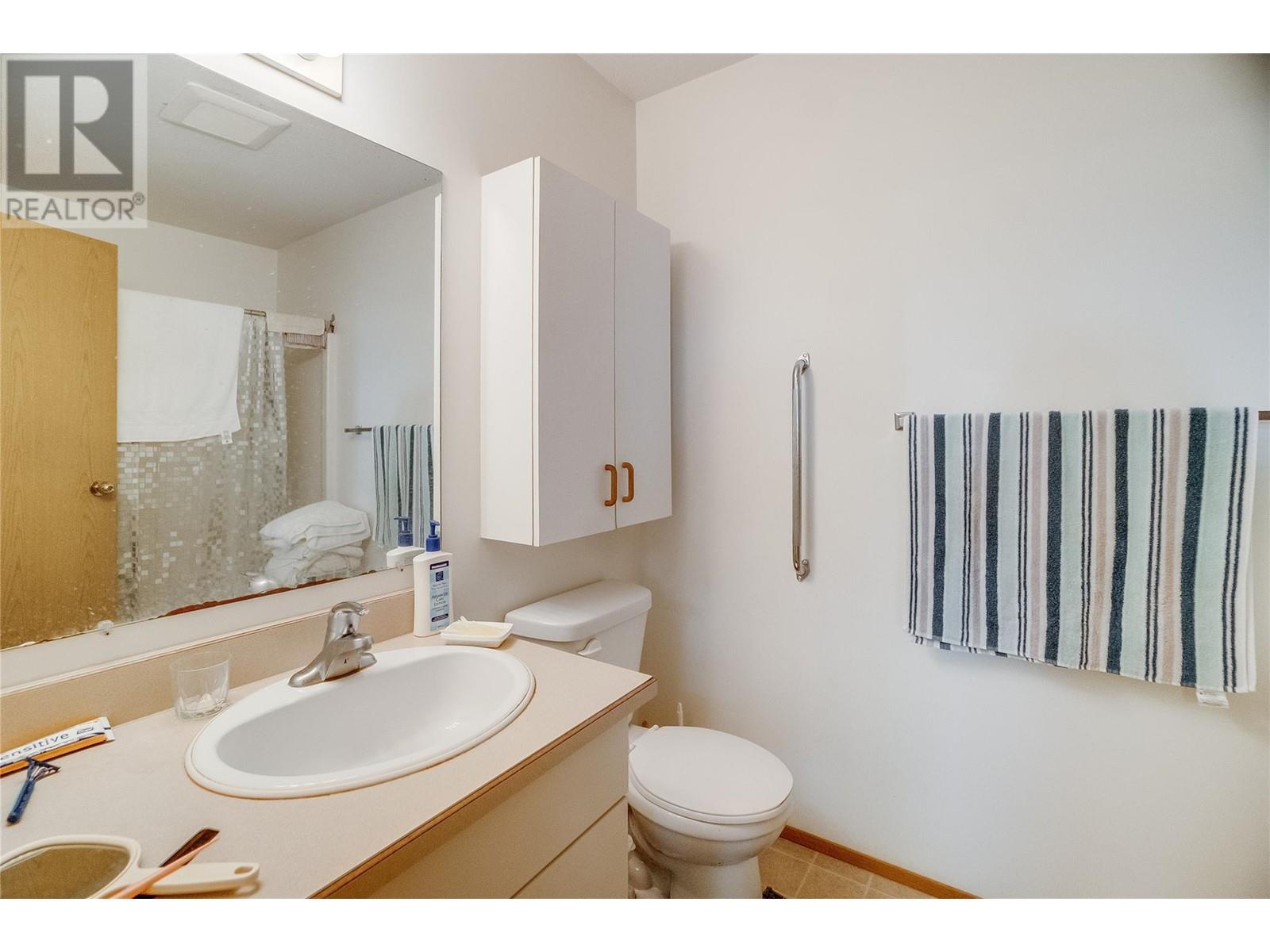 663 Columbia Avenue, Castlegar, British Columbia  V1N 1H1 - Photo 24 - 10348899