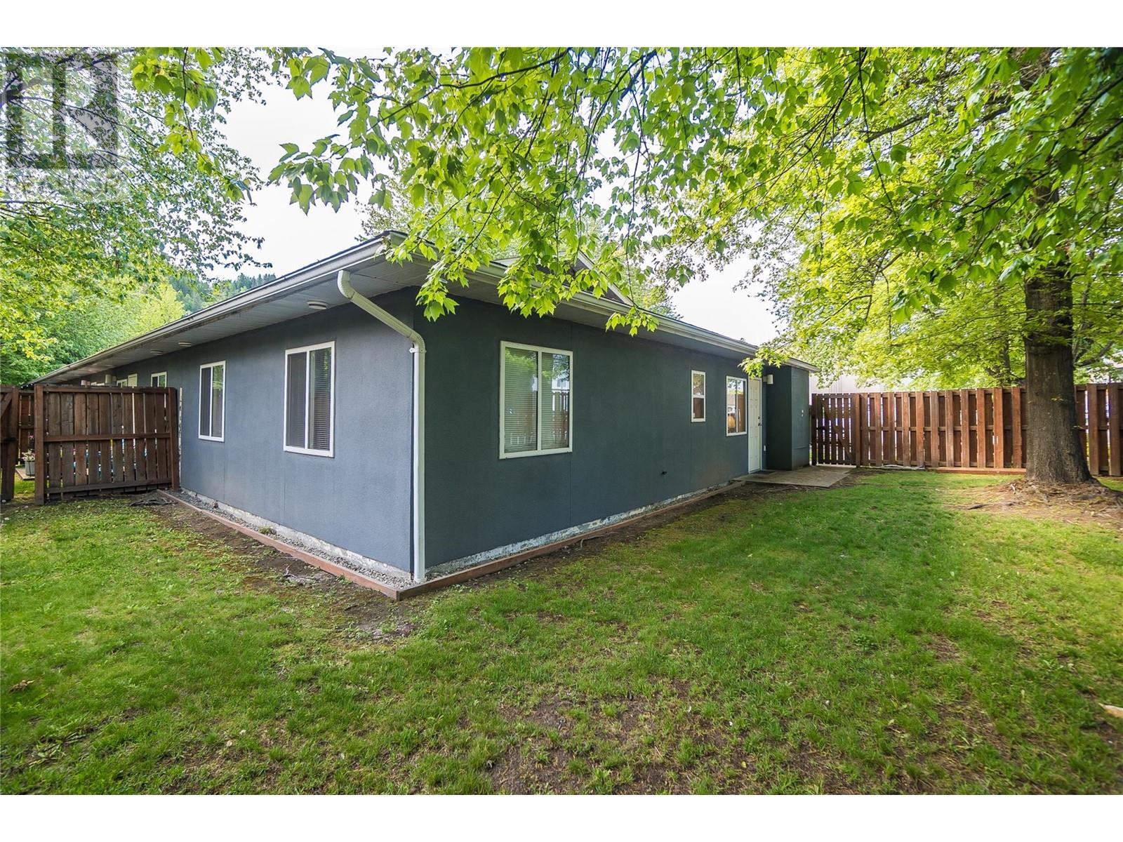 663 Columbia Avenue, Castlegar, British Columbia  V1N 1H1 - Photo 25 - 10348899