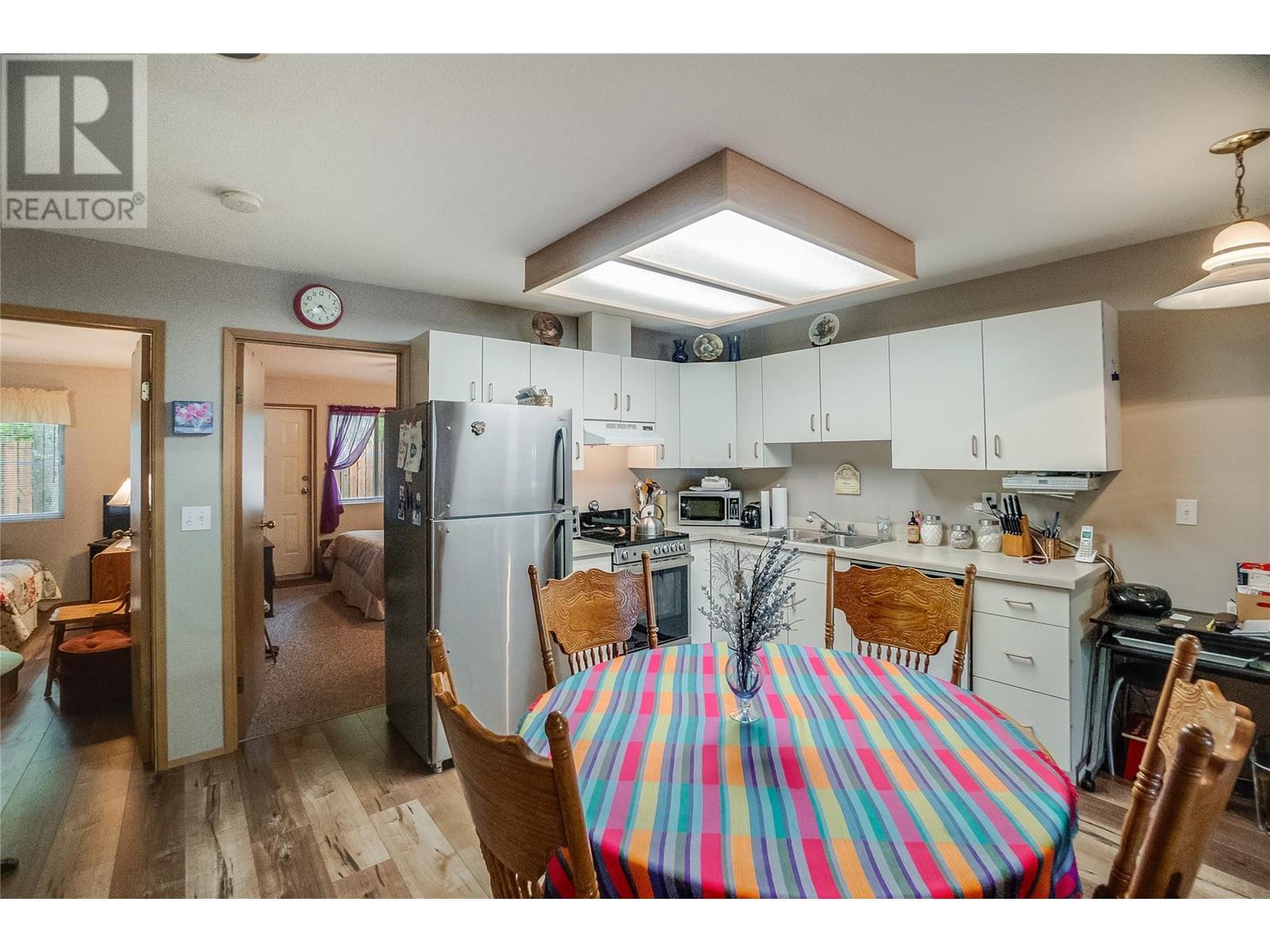 663 Columbia Avenue, Castlegar, British Columbia  V1N 1H1 - Photo 33 - 10348899