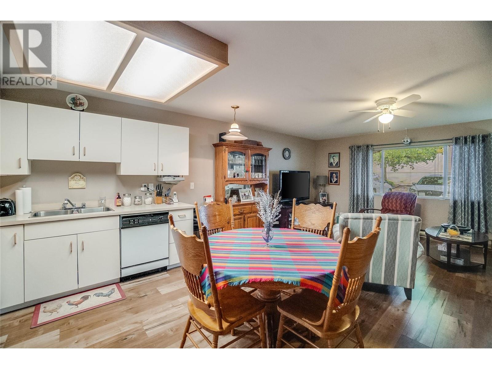 663 Columbia Avenue, Castlegar, British Columbia  V1N 1H1 - Photo 34 - 10348899