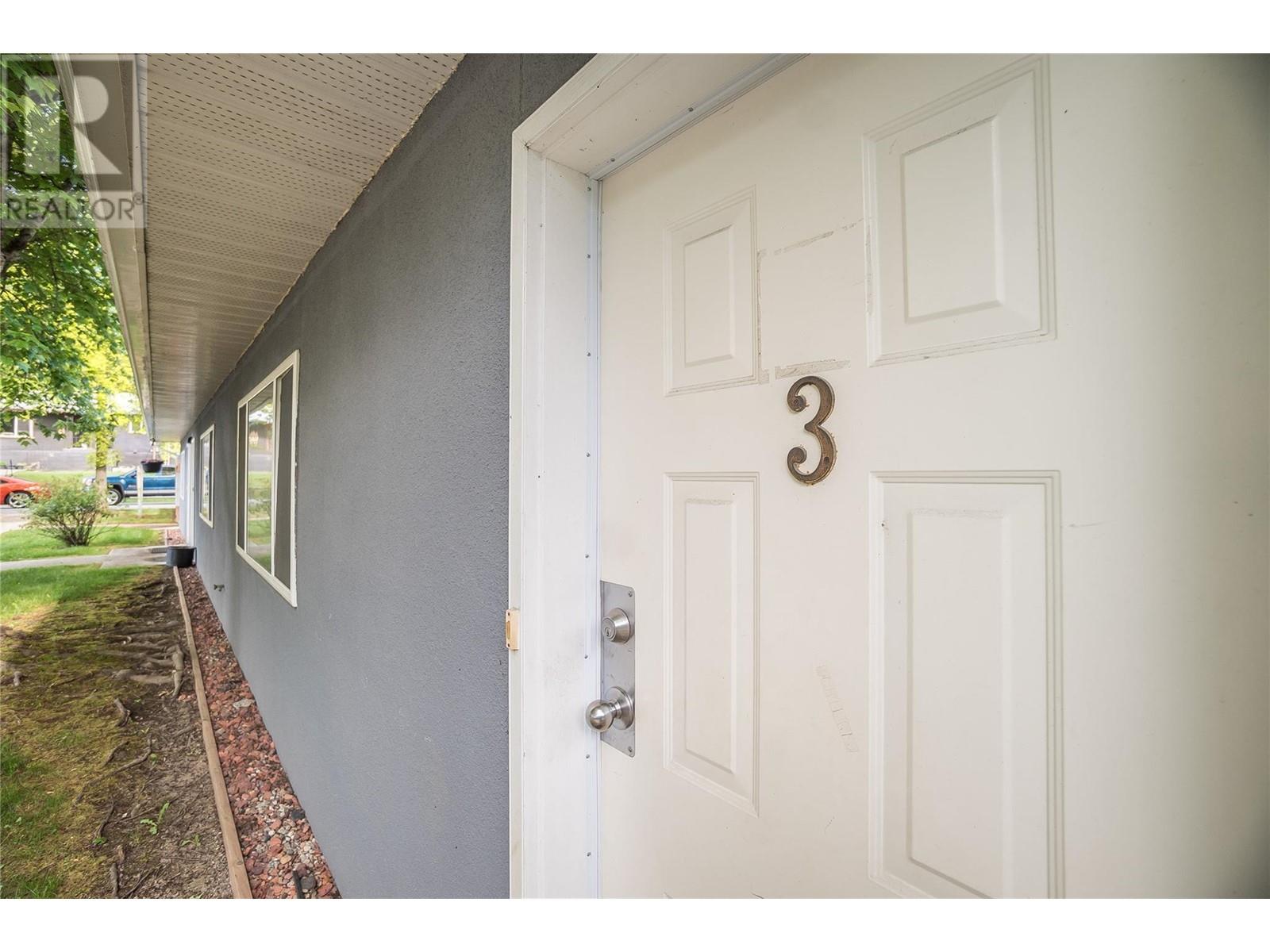 663 Columbia Avenue, Castlegar, British Columbia  V1N 1H1 - Photo 43 - 10348899