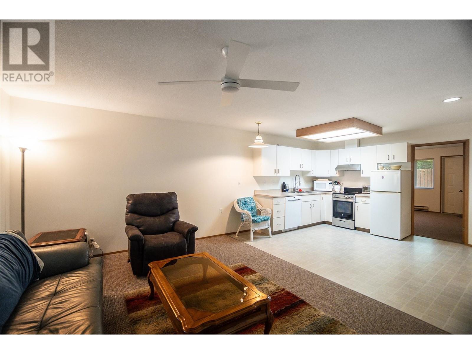 663 Columbia Avenue, Castlegar, British Columbia  V1N 1H1 - Photo 47 - 10348899