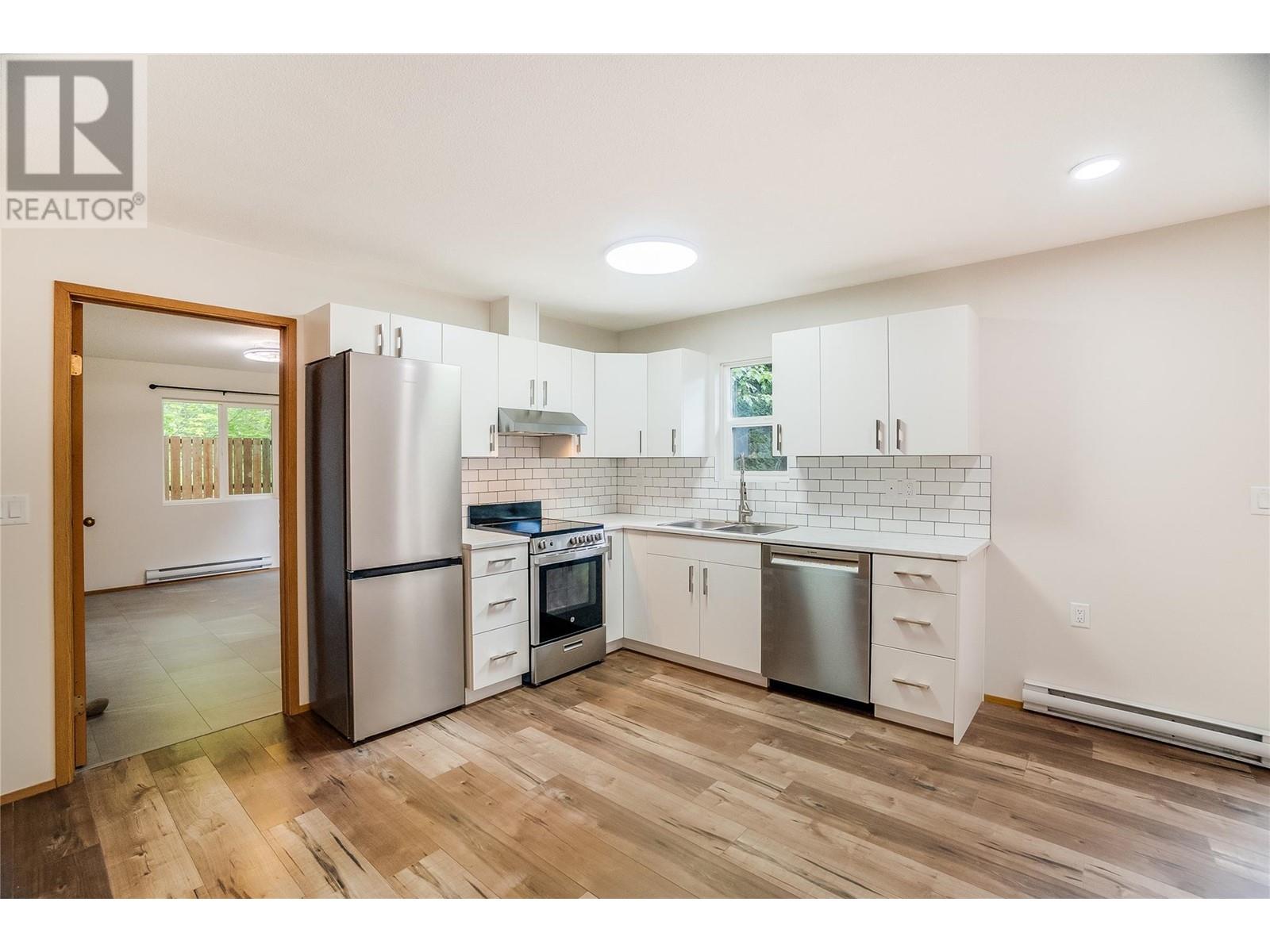 663 Columbia Avenue, Castlegar, British Columbia  V1N 1H1 - Photo 71 - 10348899