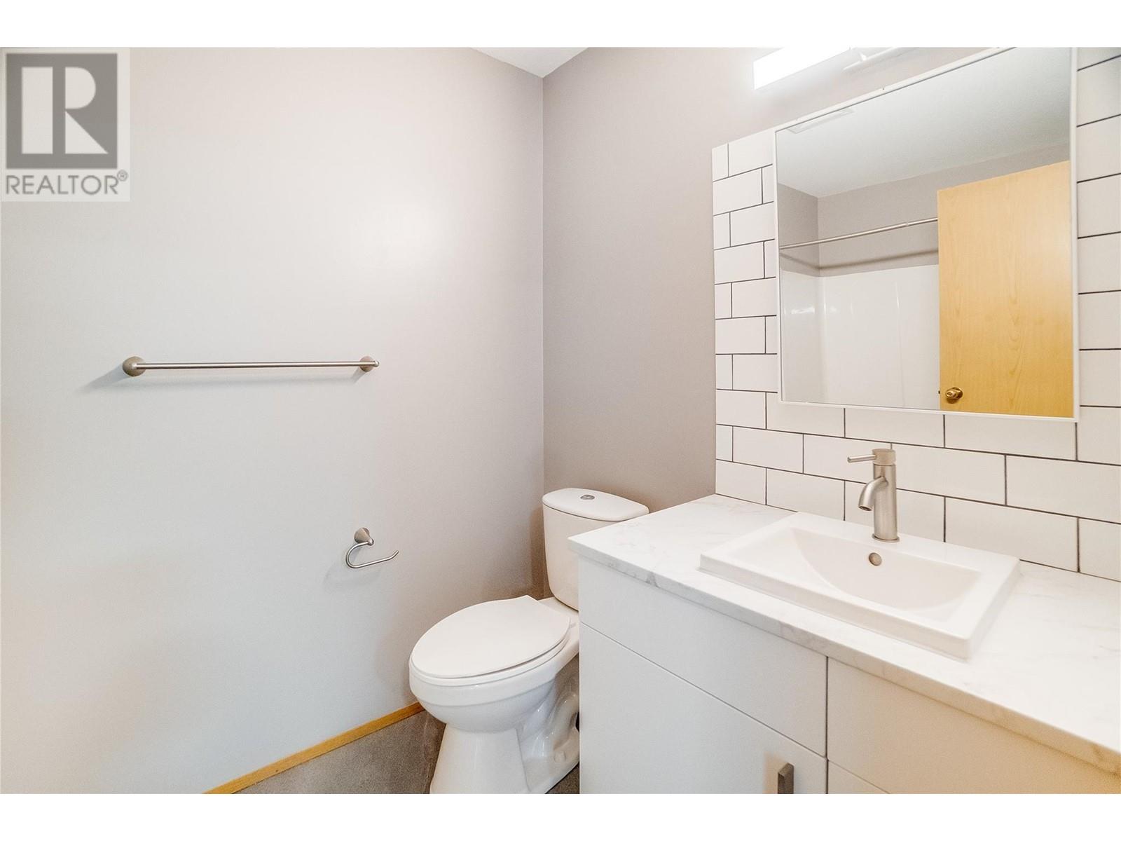 663 Columbia Avenue, Castlegar, British Columbia  V1N 1H1 - Photo 76 - 10348899