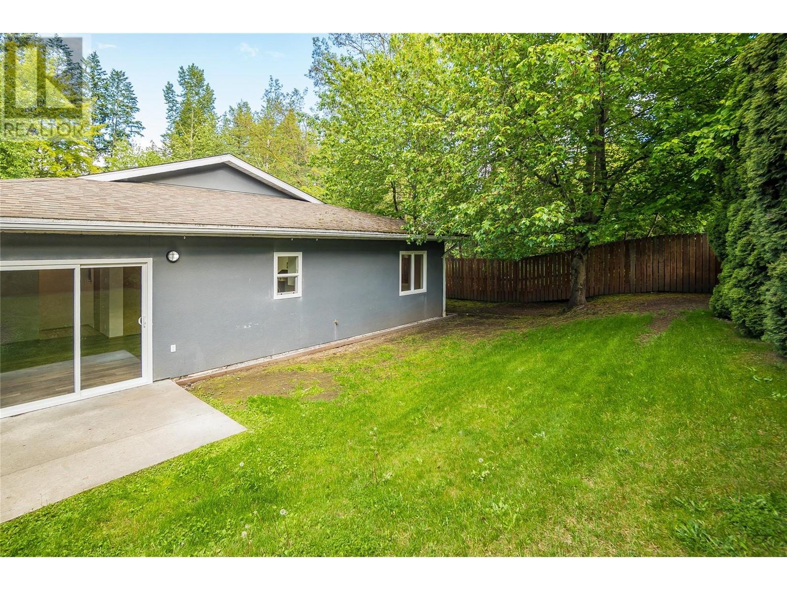 663 Columbia Avenue, Castlegar, British Columbia  V1N 1H1 - Photo 79 - 10348899