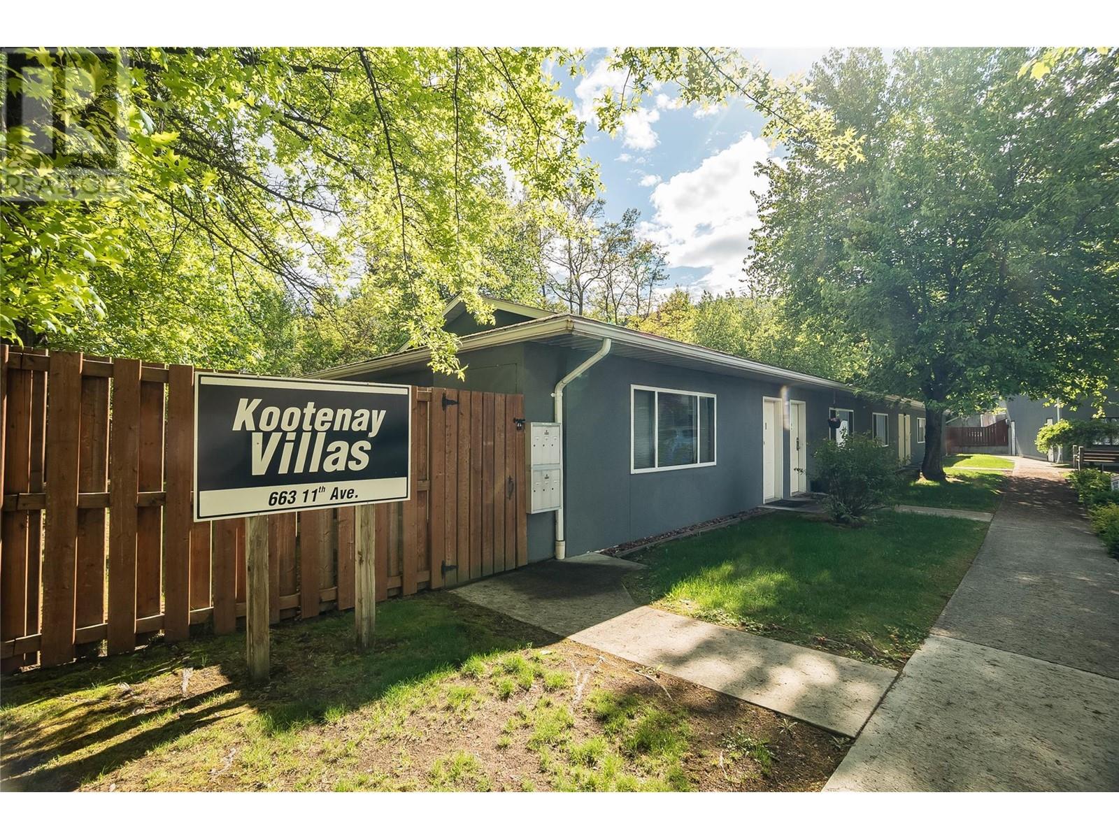 663 Columbia Avenue, Castlegar, British Columbia  V1N 1H1 - Photo 8 - 10348899