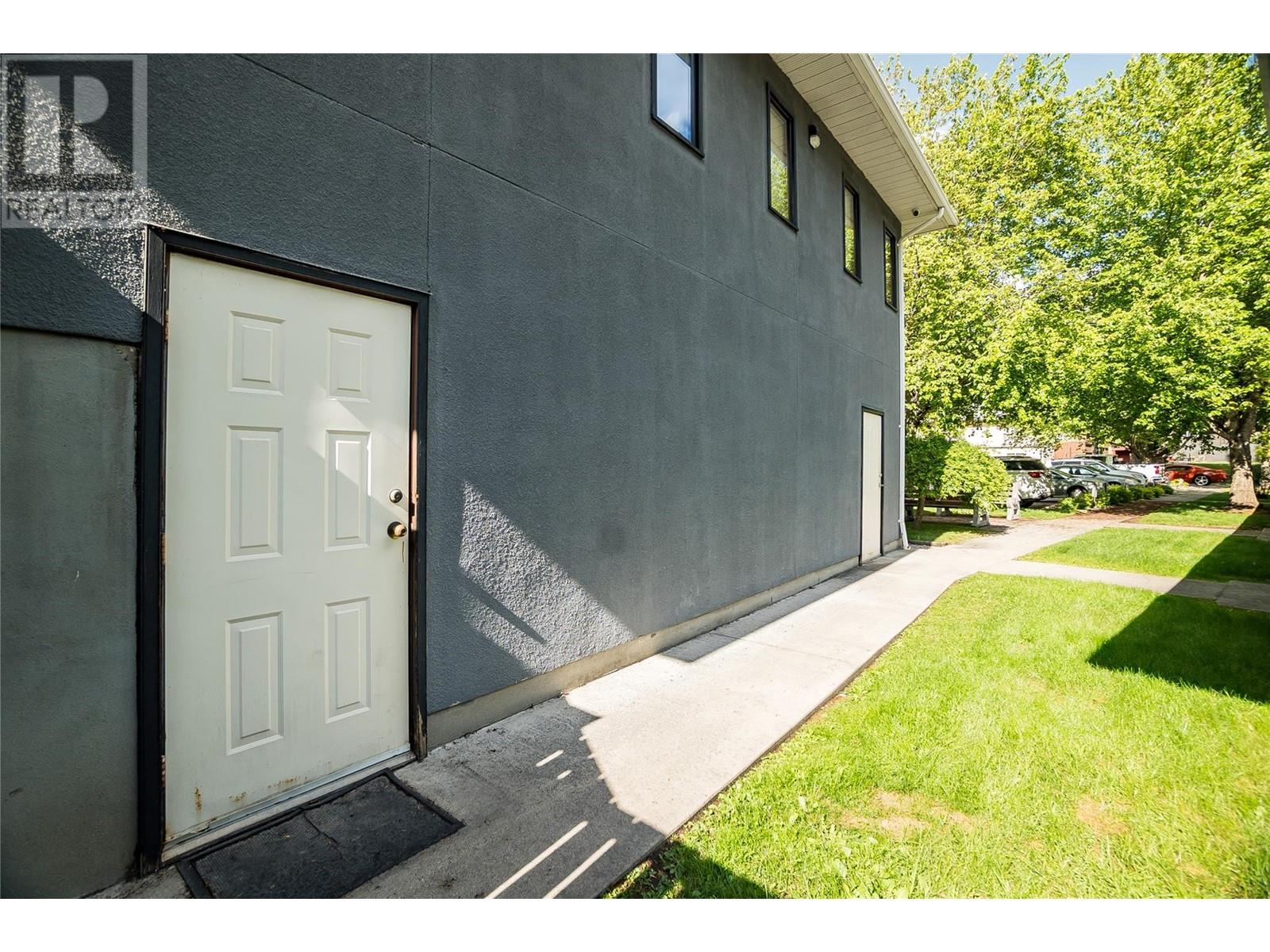 663 Columbia Avenue, Castlegar, British Columbia  V1N 1H1 - Photo 82 - 10348899