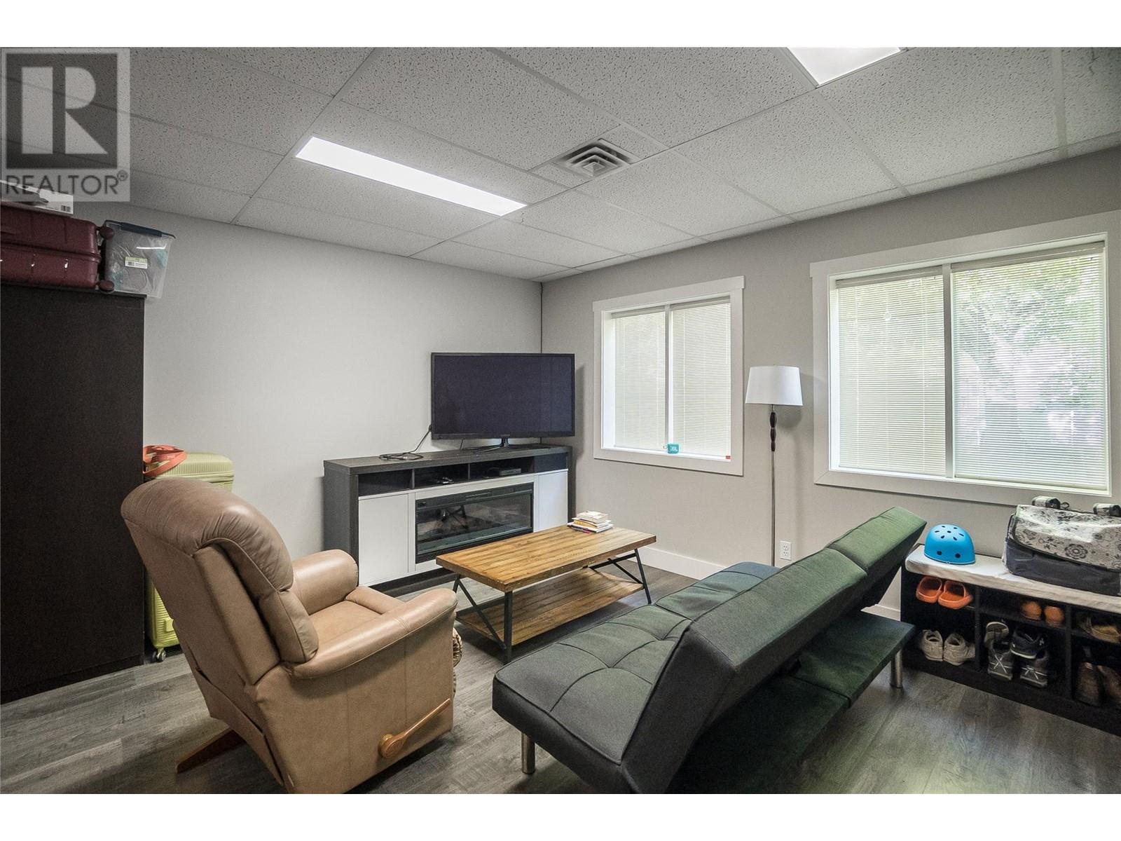 663 Columbia Avenue, Castlegar, British Columbia  V1N 1H1 - Photo 83 - 10348899