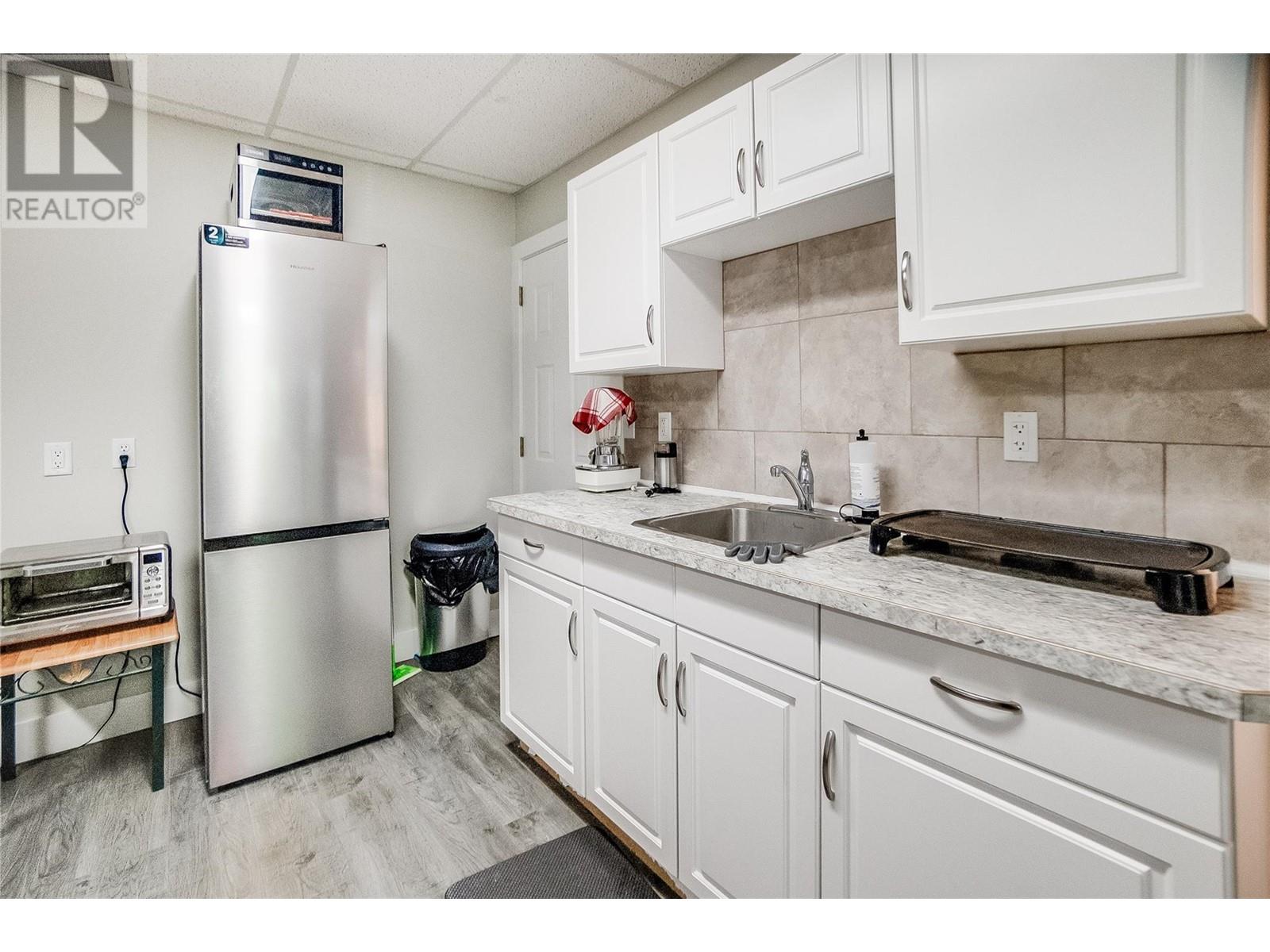 663 Columbia Avenue, Castlegar, British Columbia  V1N 1H1 - Photo 89 - 10348899