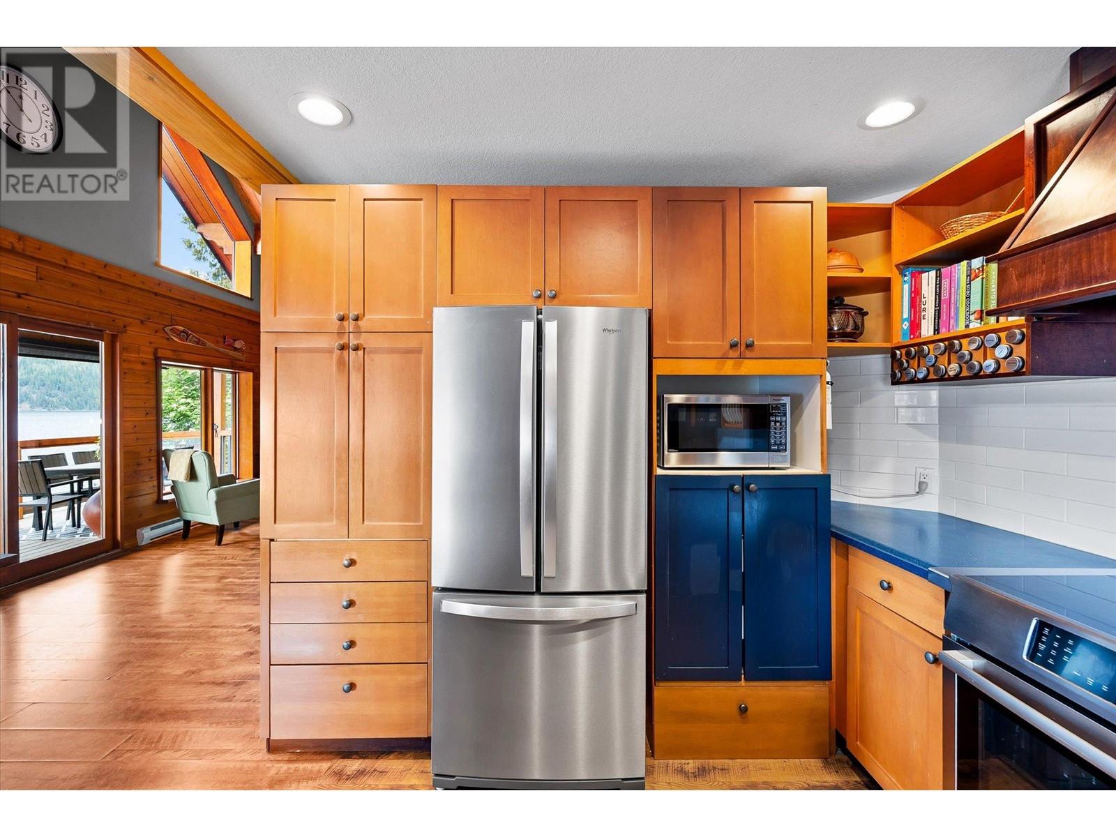 3546 Mabel Lake Road, Lumby, British Columbia  V0E 2E6 - Photo 18 - 10349112