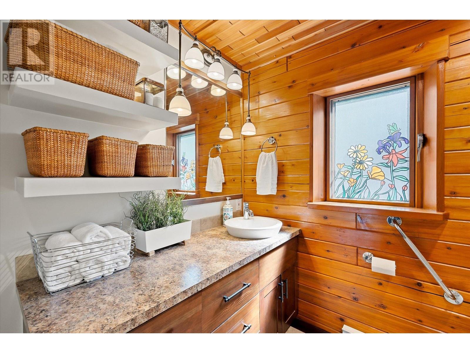 3546 Mabel Lake Road, Lumby, British Columbia  V0E 2E6 - Photo 28 - 10349112