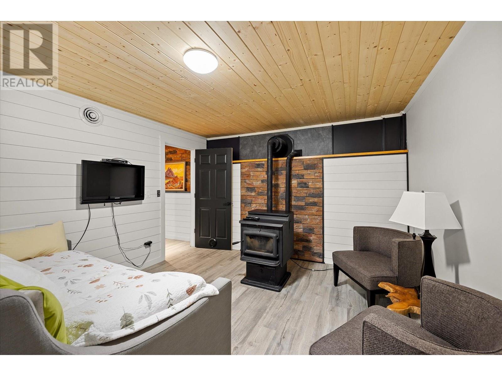 3546 Mabel Lake Road, Lumby, British Columbia  V0E 2E6 - Photo 40 - 10349112