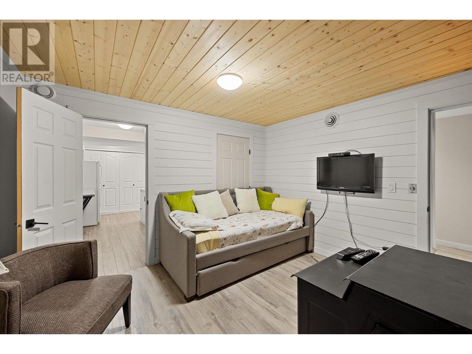 3546 Mabel Lake Road, Lumby, British Columbia  V0E 2E6 - Photo 41 - 10349112