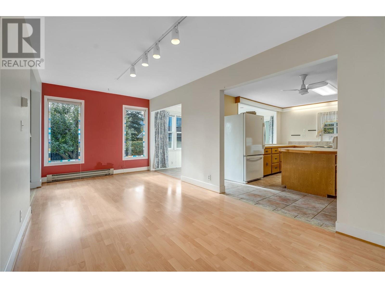610 Vedette Drive, Penticton, British Columbia  V2A 7K8 - Photo 7 - 10350024