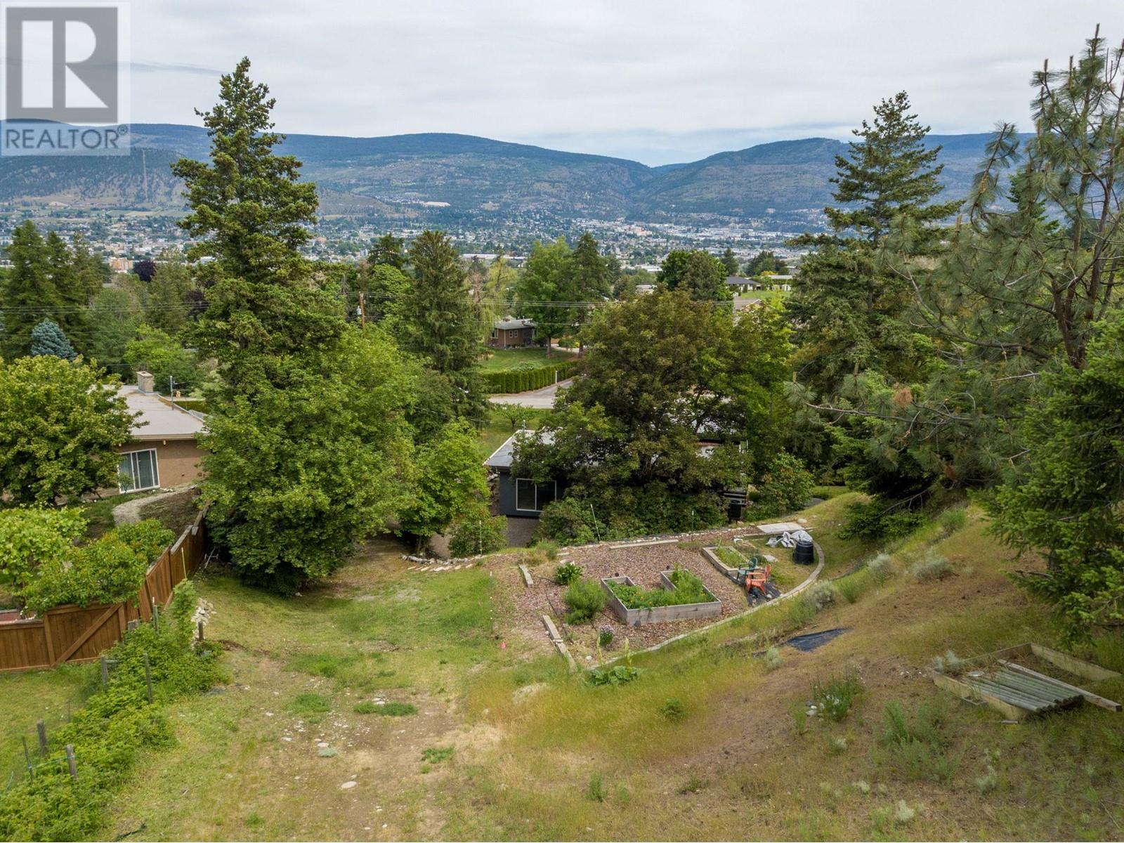 220 West Bench Drive, Penticton, British Columbia  V2A 8X8 - Photo 11 - 10350033
