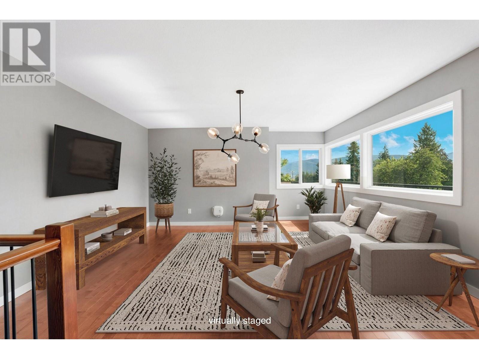 220 West Bench Drive, Penticton, British Columbia  V2A 8X8 - Photo 3 - 10350033