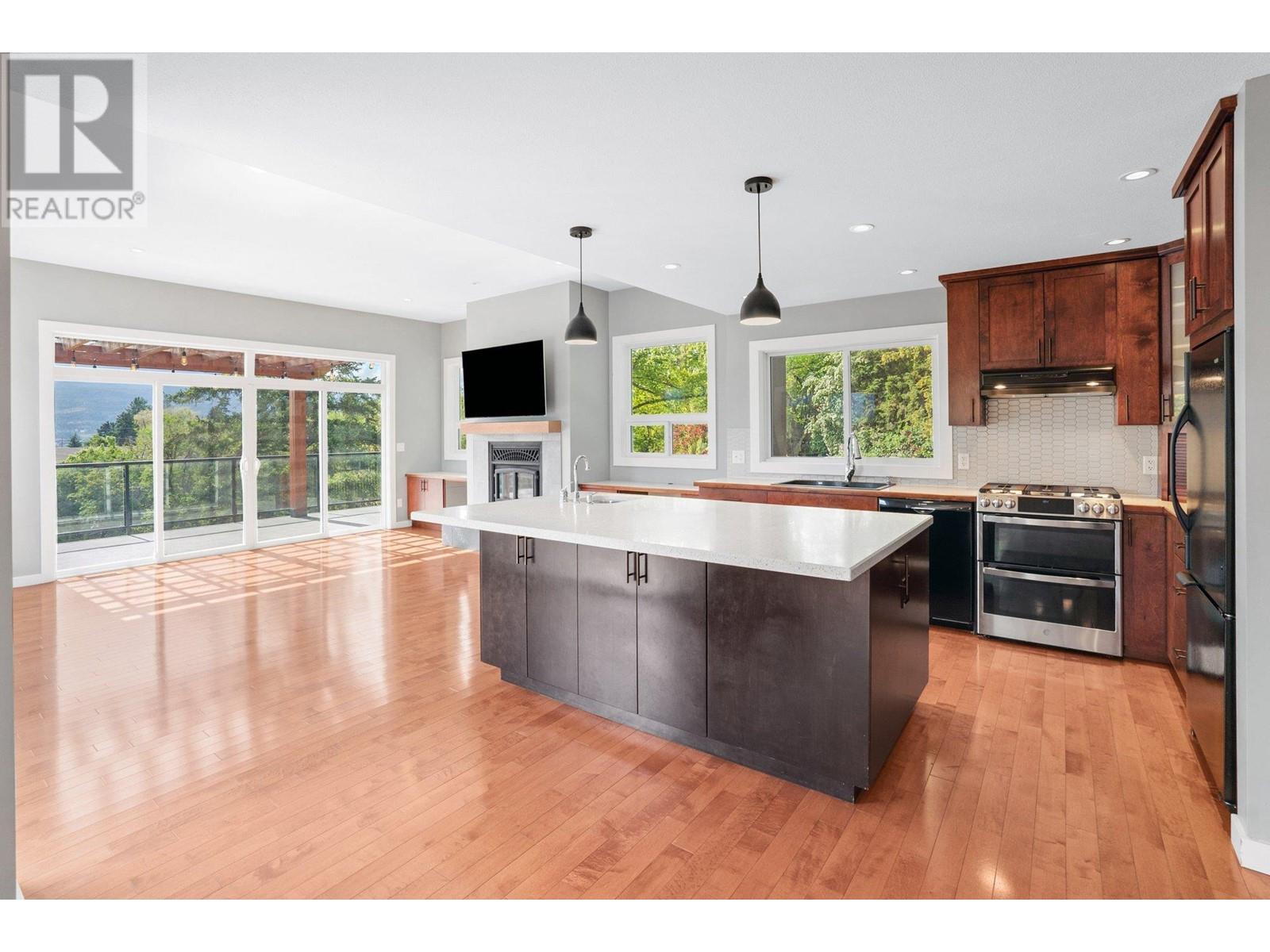 220 West Bench Drive, Penticton, British Columbia  V2A 8X8 - Photo 30 - 10350033