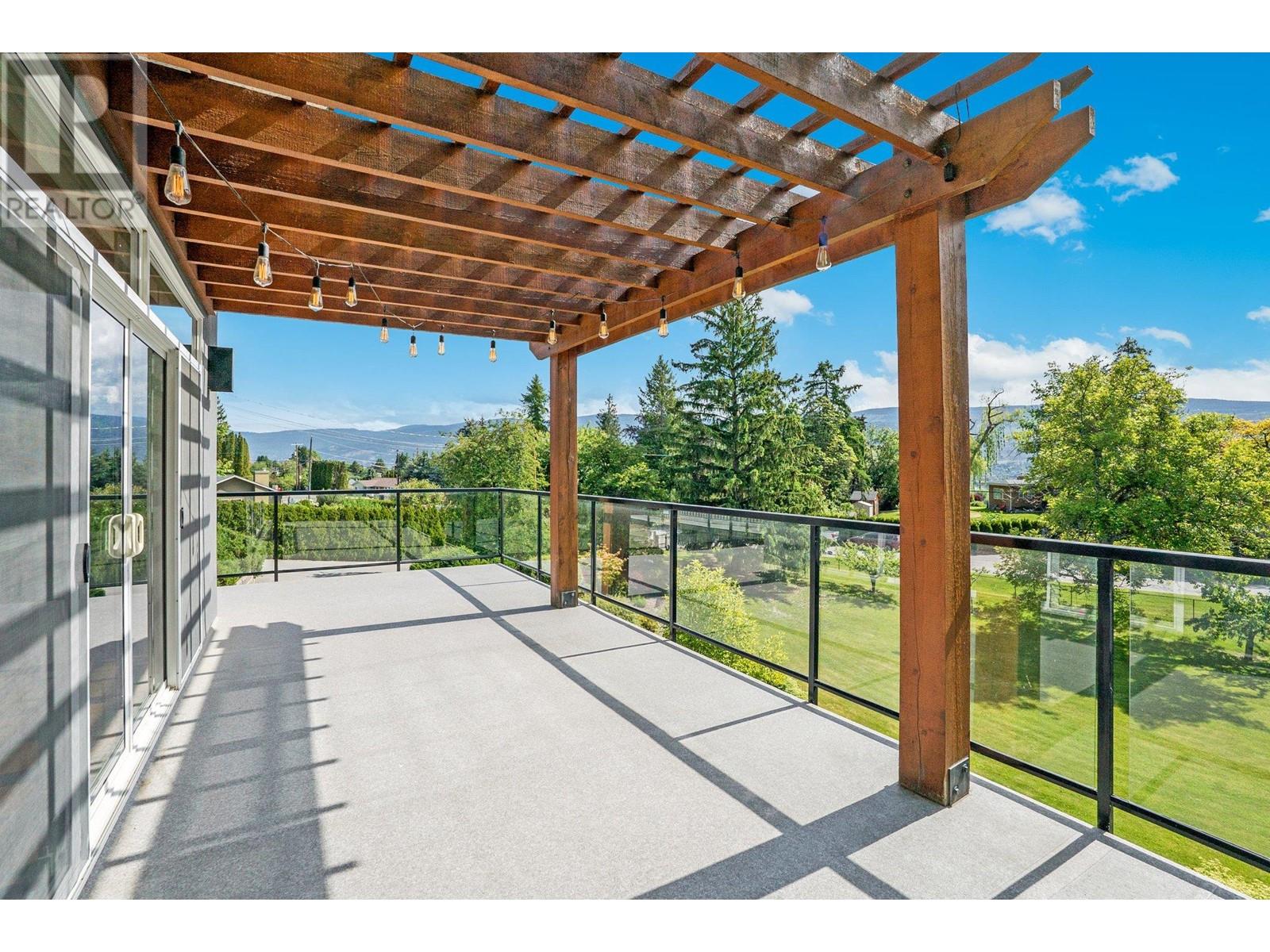 220 West Bench Drive, Penticton, British Columbia  V2A 8X8 - Photo 8 - 10350033