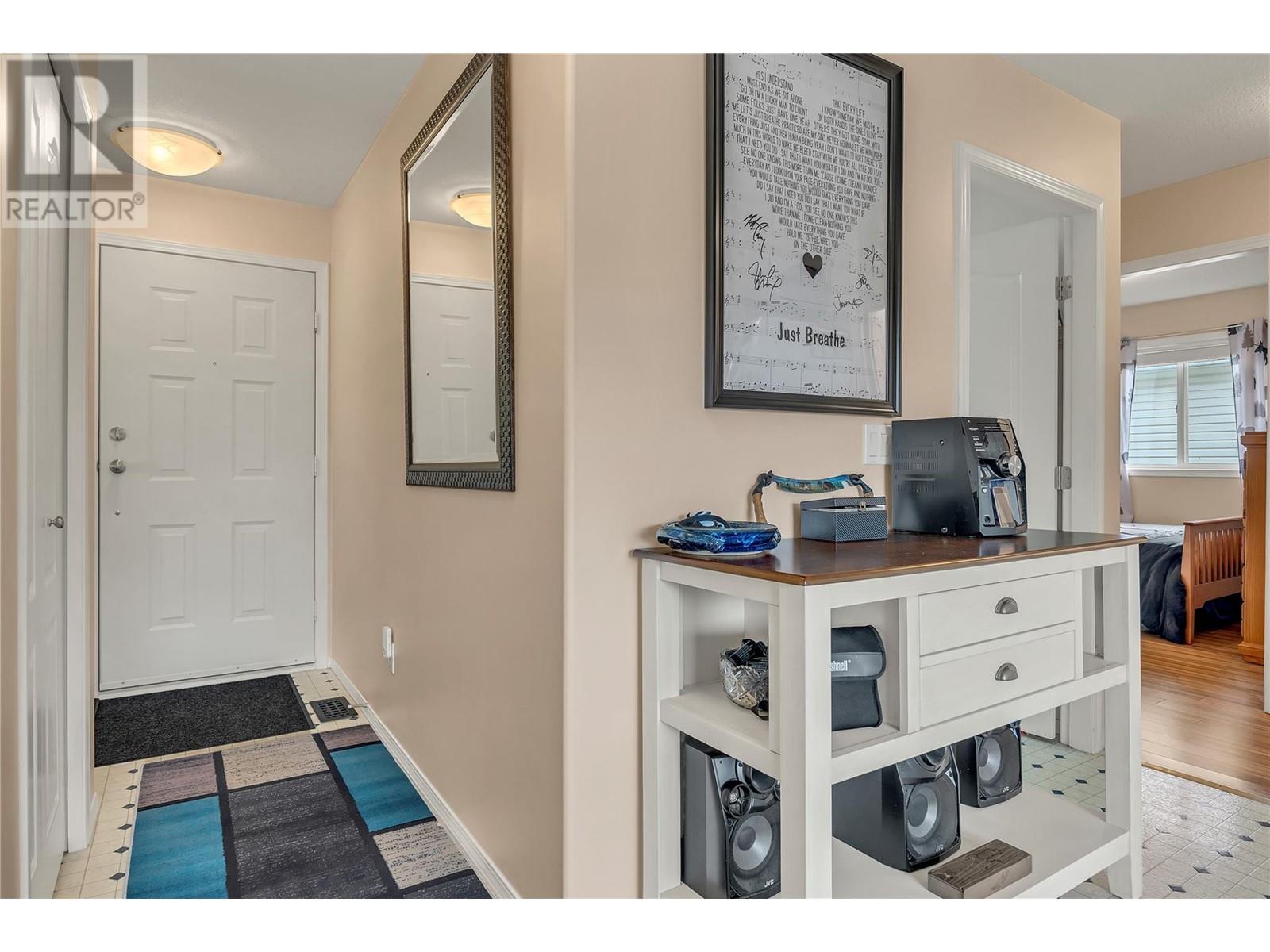 514 Red Wing Drive, Penticton, British Columbia  V2A 8N7 - Photo 3 - 10350098