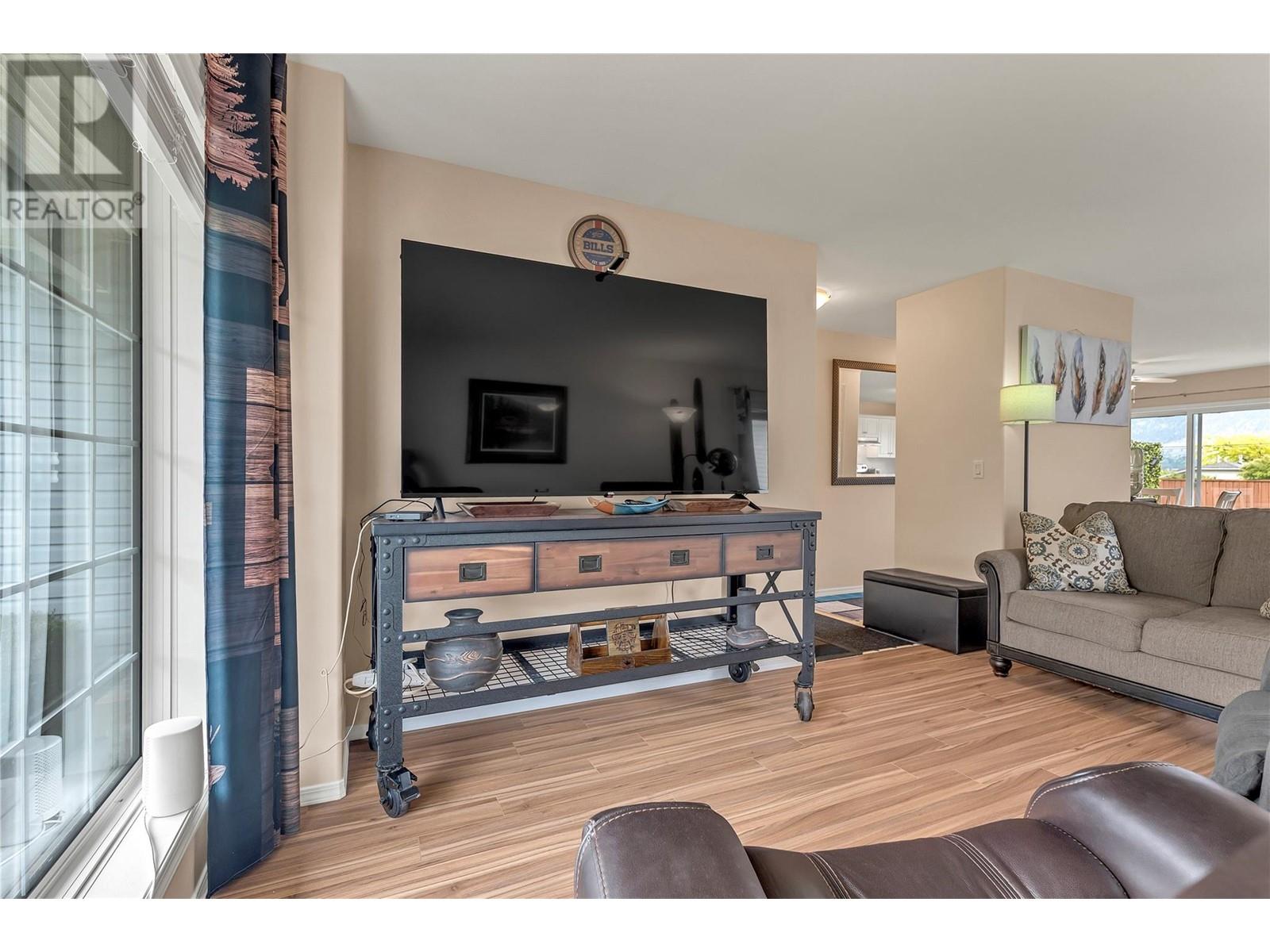514 Red Wing Drive, Penticton, British Columbia  V2A 8N7 - Photo 7 - 10350098