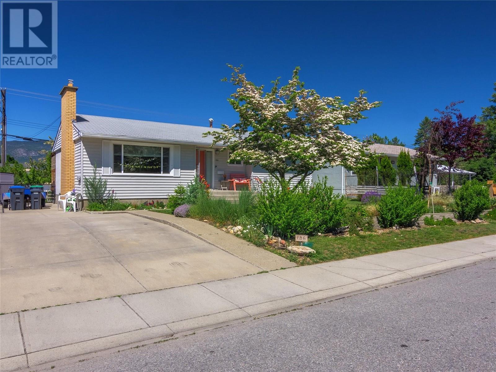 186 Mcpherson Crescent, Penticton, British Columbia  V2A 2N8 - Photo 1 - 10349814