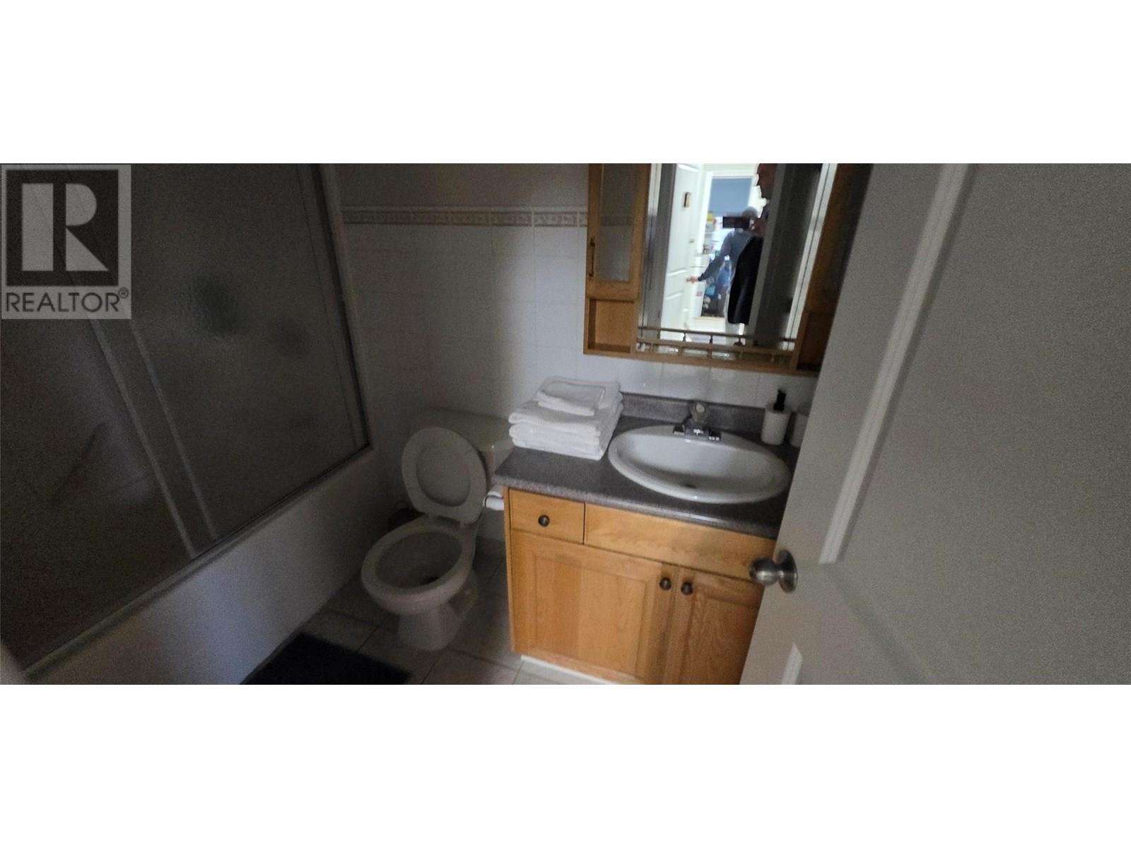 5078 Cousins Place, Peachland, British Columbia  V0x 1X2 - Photo 4 - 10350134