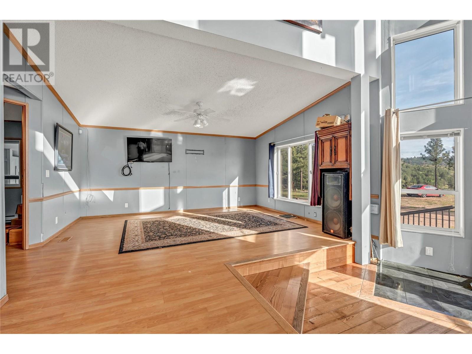2081 Carmi Road, Penticton, British Columbia  V2A 8C5 - Photo 10 - 10350198