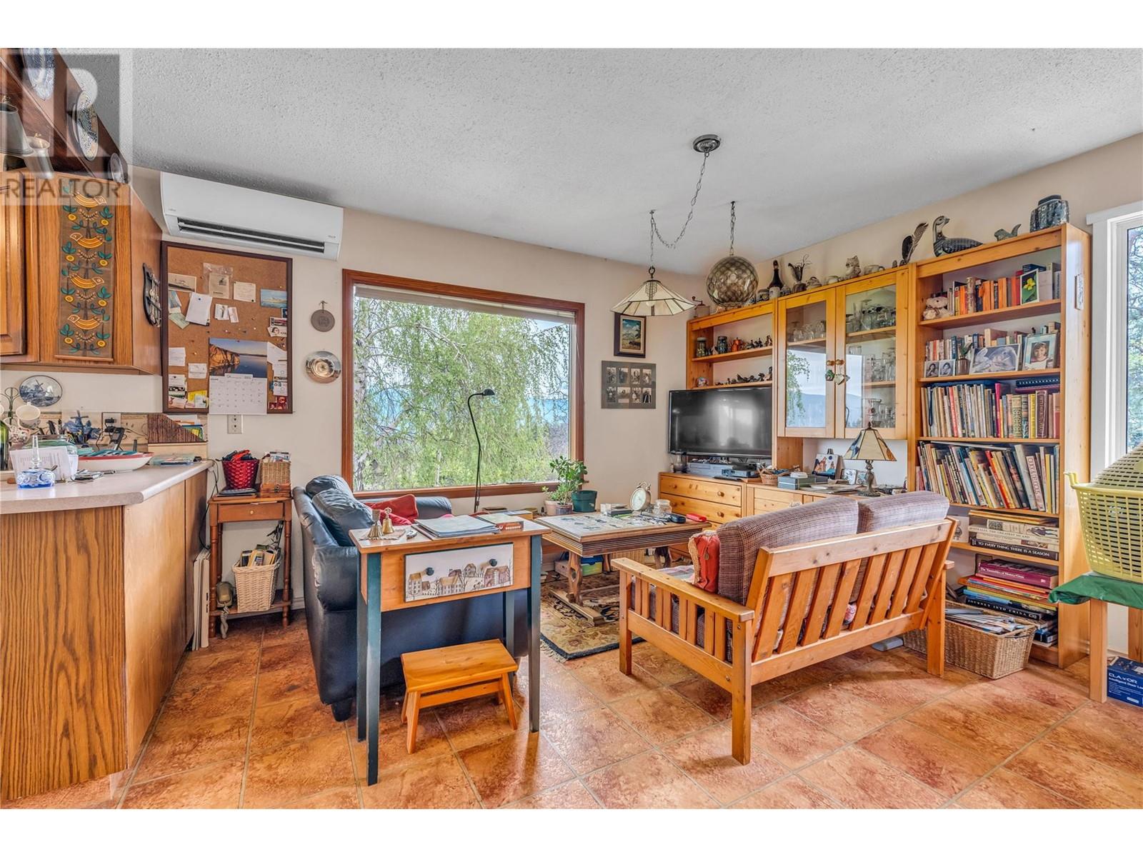 4206 Monro Avenue, Summerland, British Columbia  V0H 1Z2 - Photo 5 - 10350041