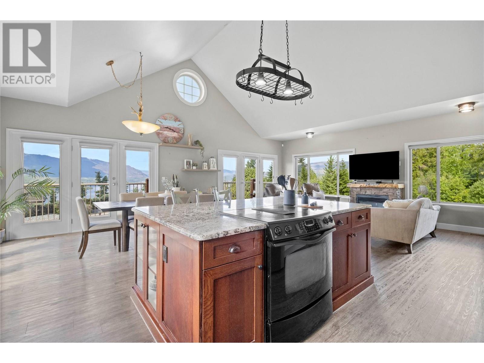 3240 Roncastle Road, Blind Bay, British Columbia  V0E 1H1 - Photo 10 - 10349000