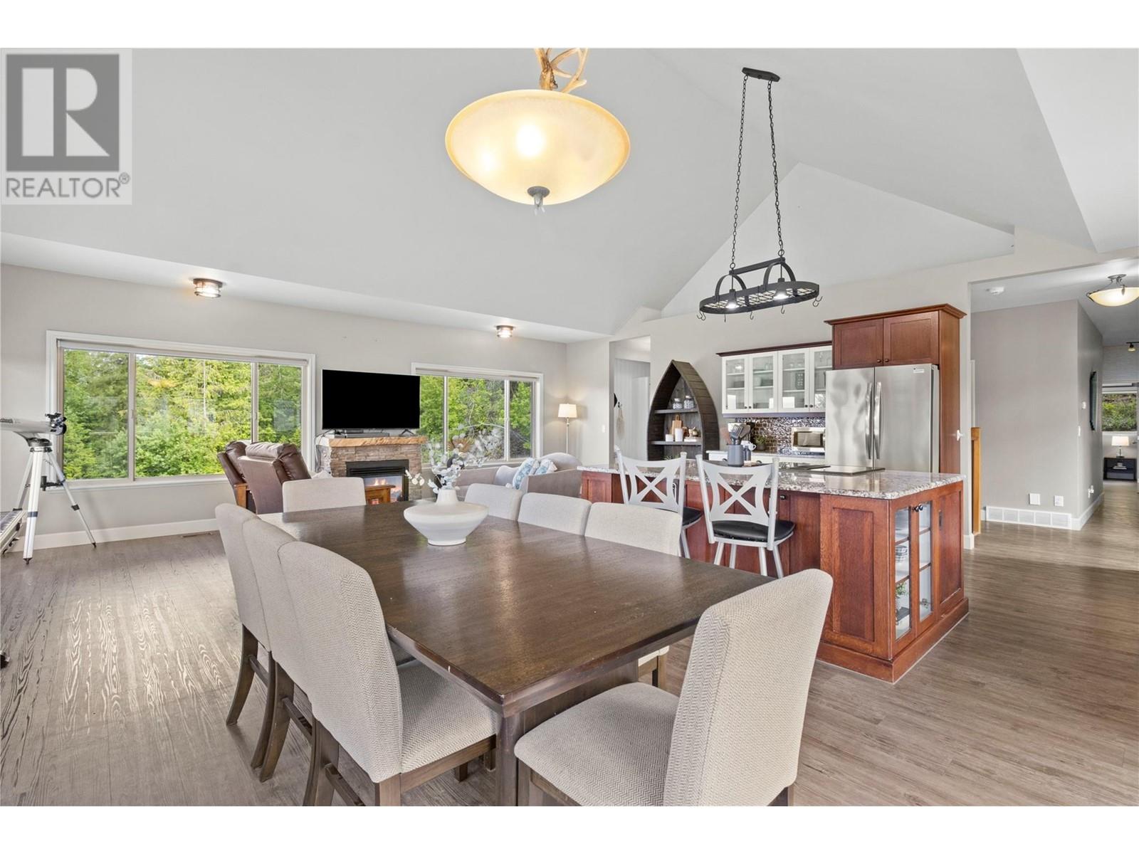 3240 Roncastle Road, Blind Bay, British Columbia  V0E 1H1 - Photo 11 - 10349000