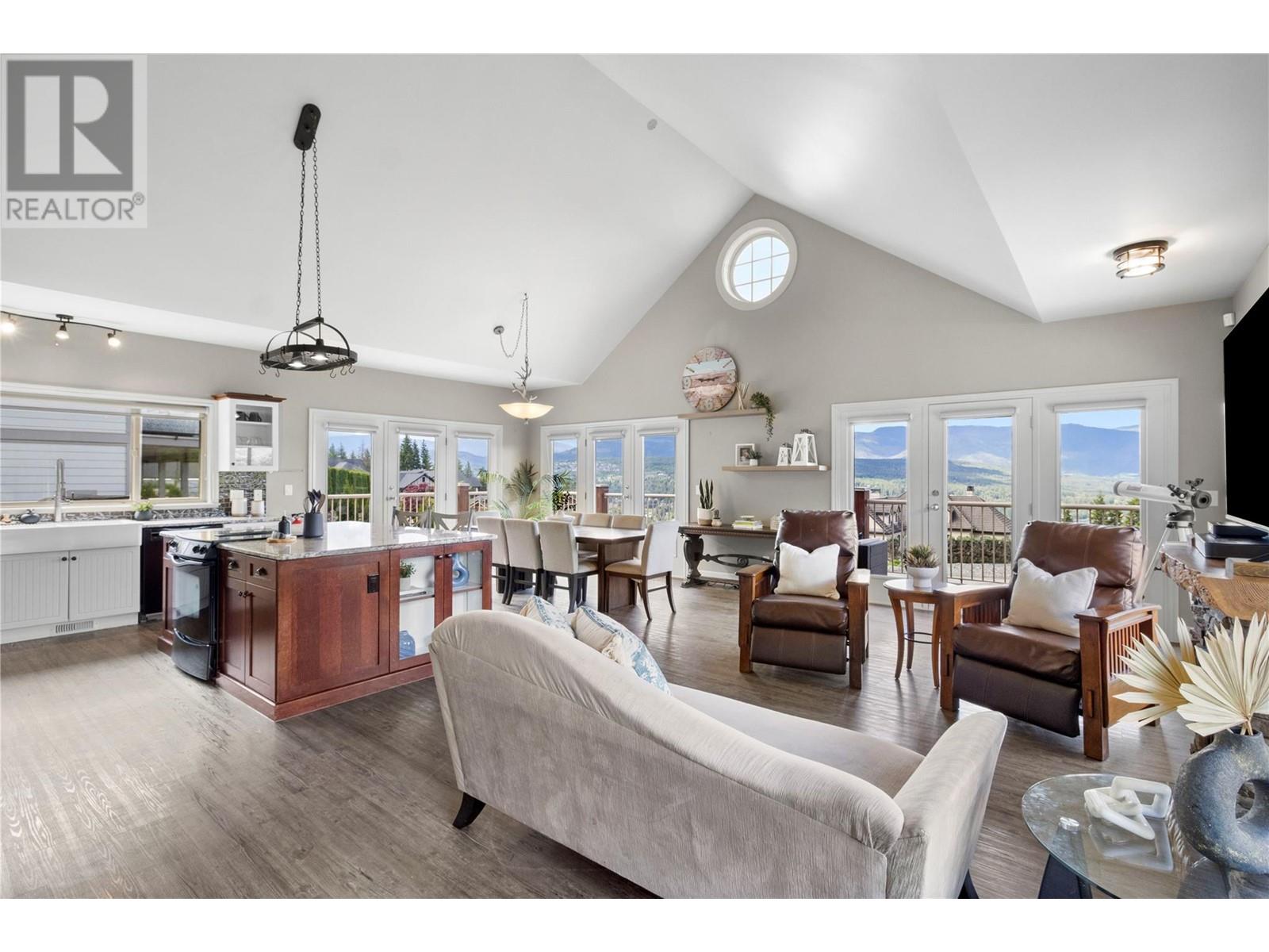 3240 Roncastle Road, Blind Bay, British Columbia  V0E 1H1 - Photo 16 - 10349000