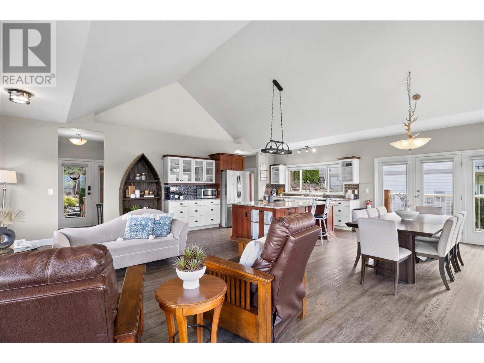 3240 Roncastle Road, Blind Bay, British Columbia  V0E 1H1 - Photo 17 - 10349000