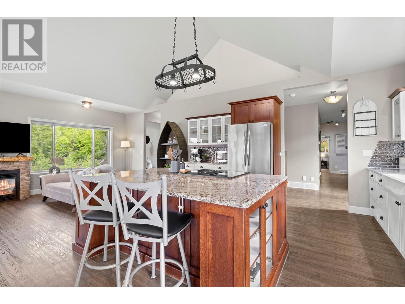 3240 Roncastle Road, Blind Bay, British Columbia  V0E 1H1 - Photo 18 - 10349000