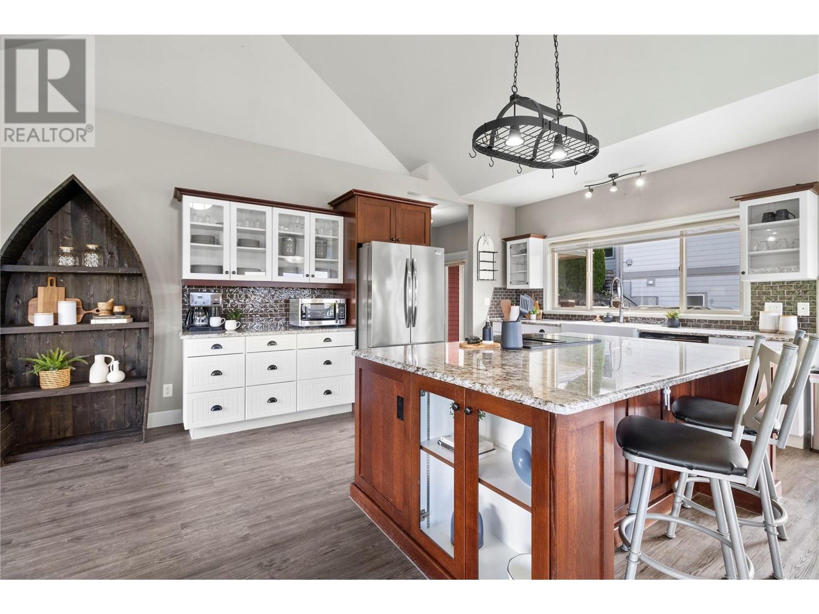 3240 Roncastle Road, Blind Bay, British Columbia  V0E 1H1 - Photo 19 - 10349000