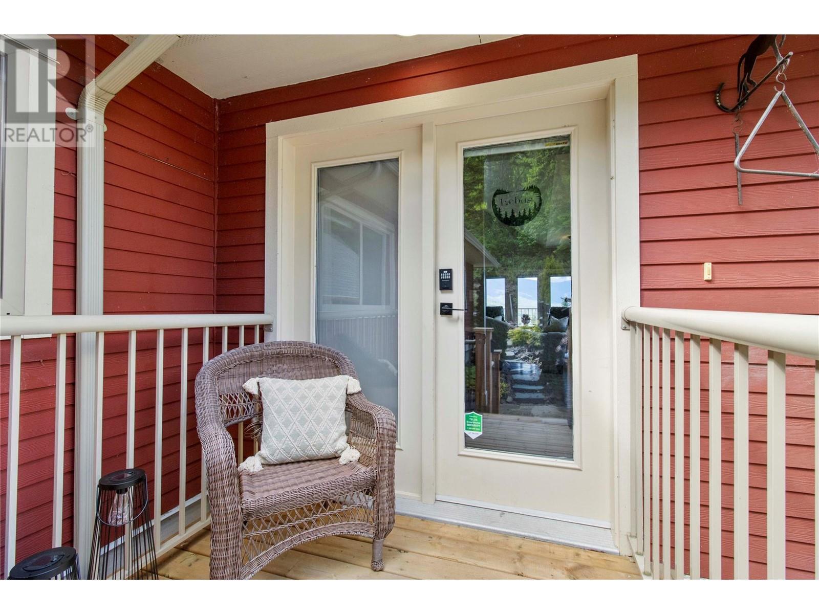 3240 Roncastle Road, Blind Bay, British Columbia  V0E 1H1 - Photo 9 - 10349000