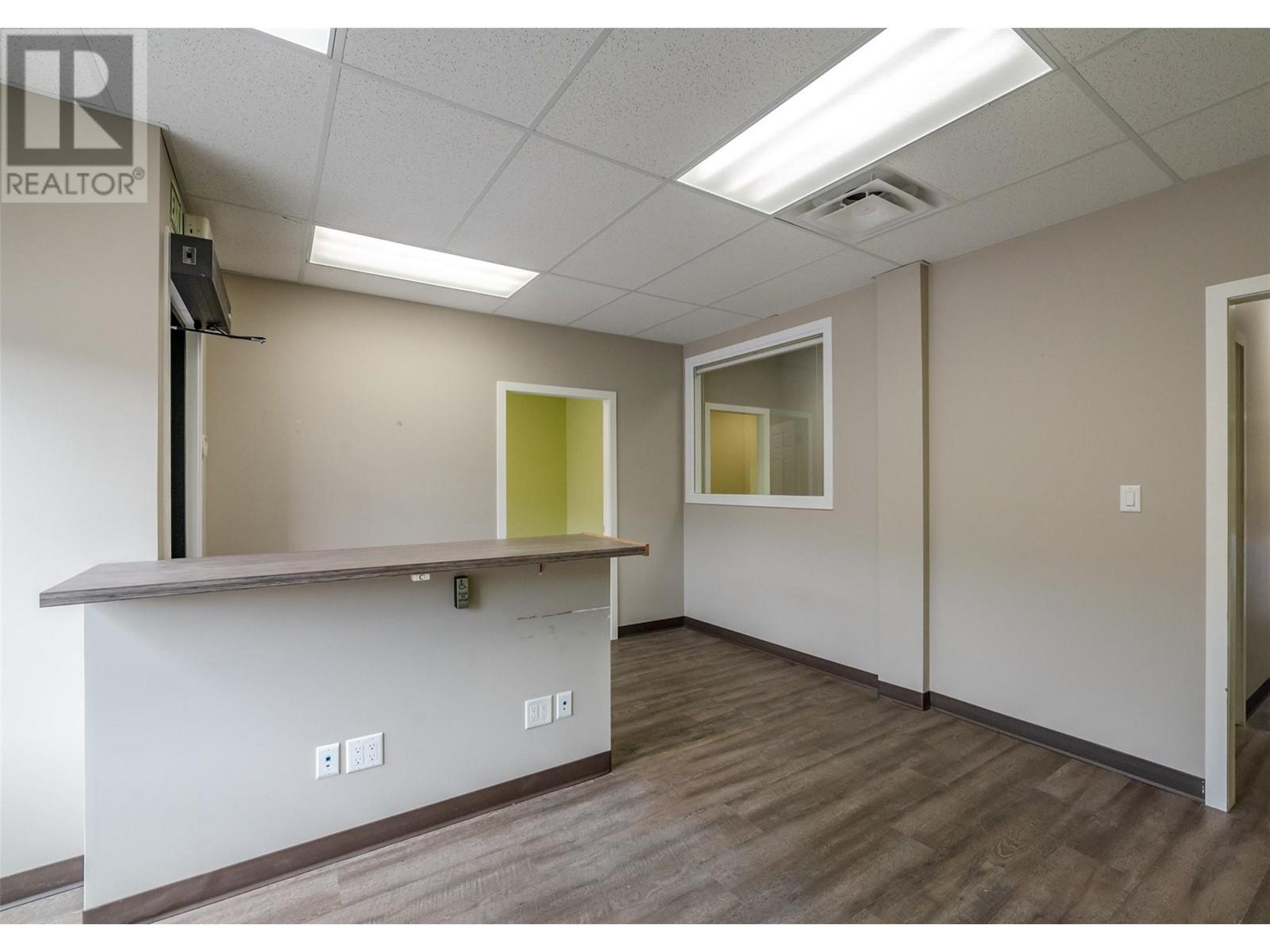 6369 Main Street, Oliver, British Columbia  V0H 1T0 - Photo 3 - 10349401