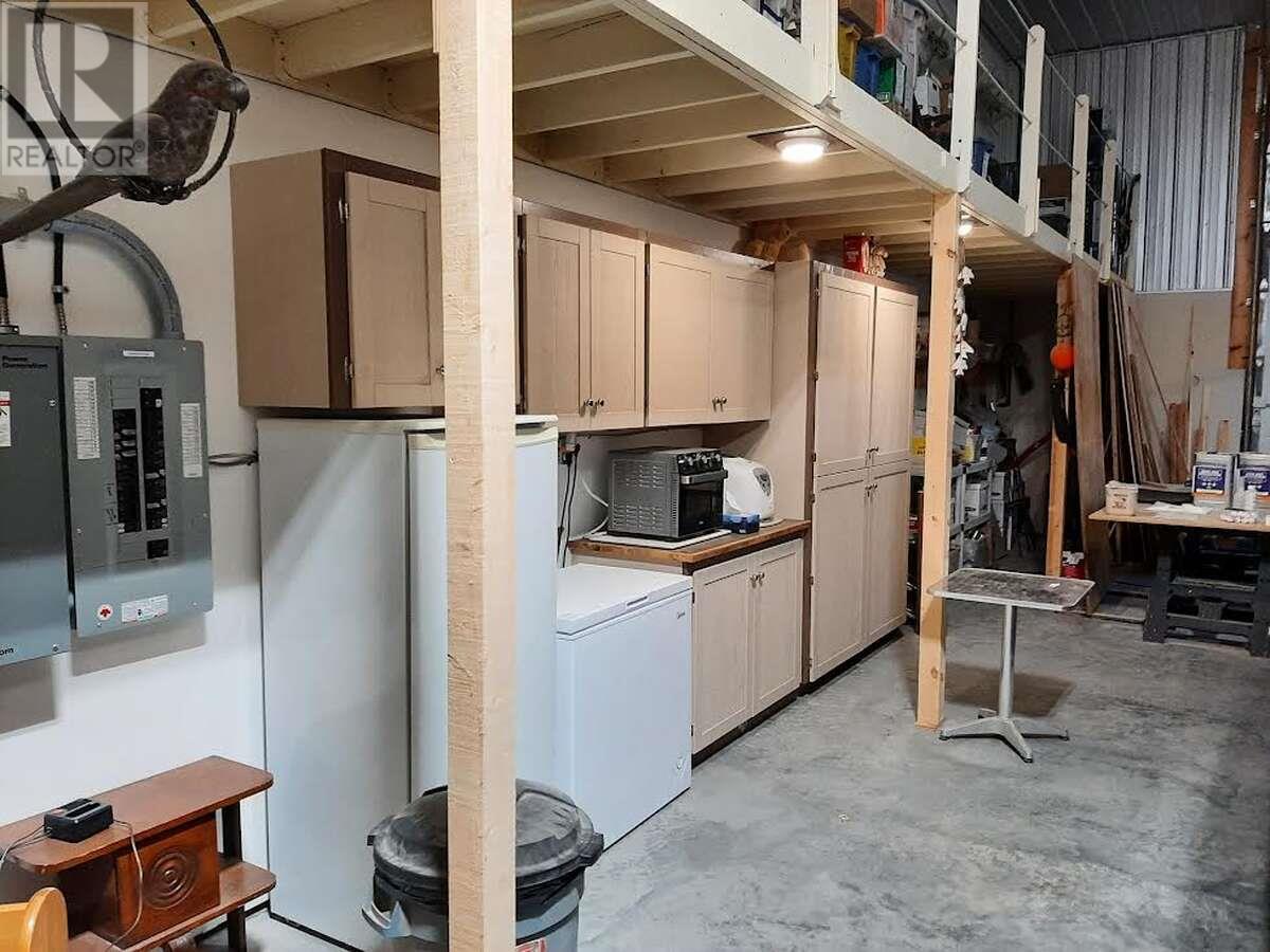 6530 Kittyhawk Road, Kitchener, British Columbia  V2B 1W0 - Photo 13 - 10350241