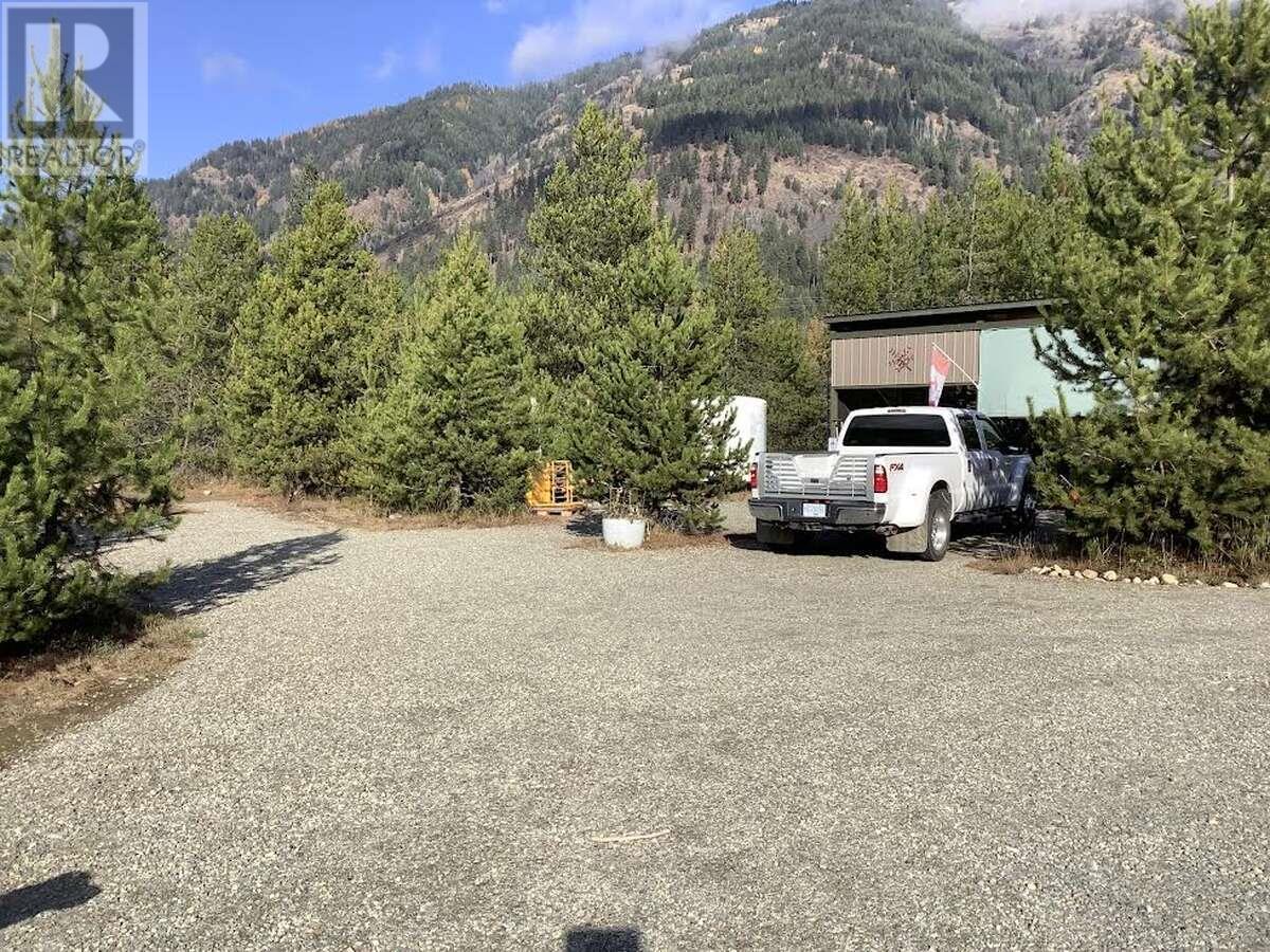 6530 Kittyhawk Road, Kitchener, British Columbia  V2B 1W0 - Photo 9 - 10350241