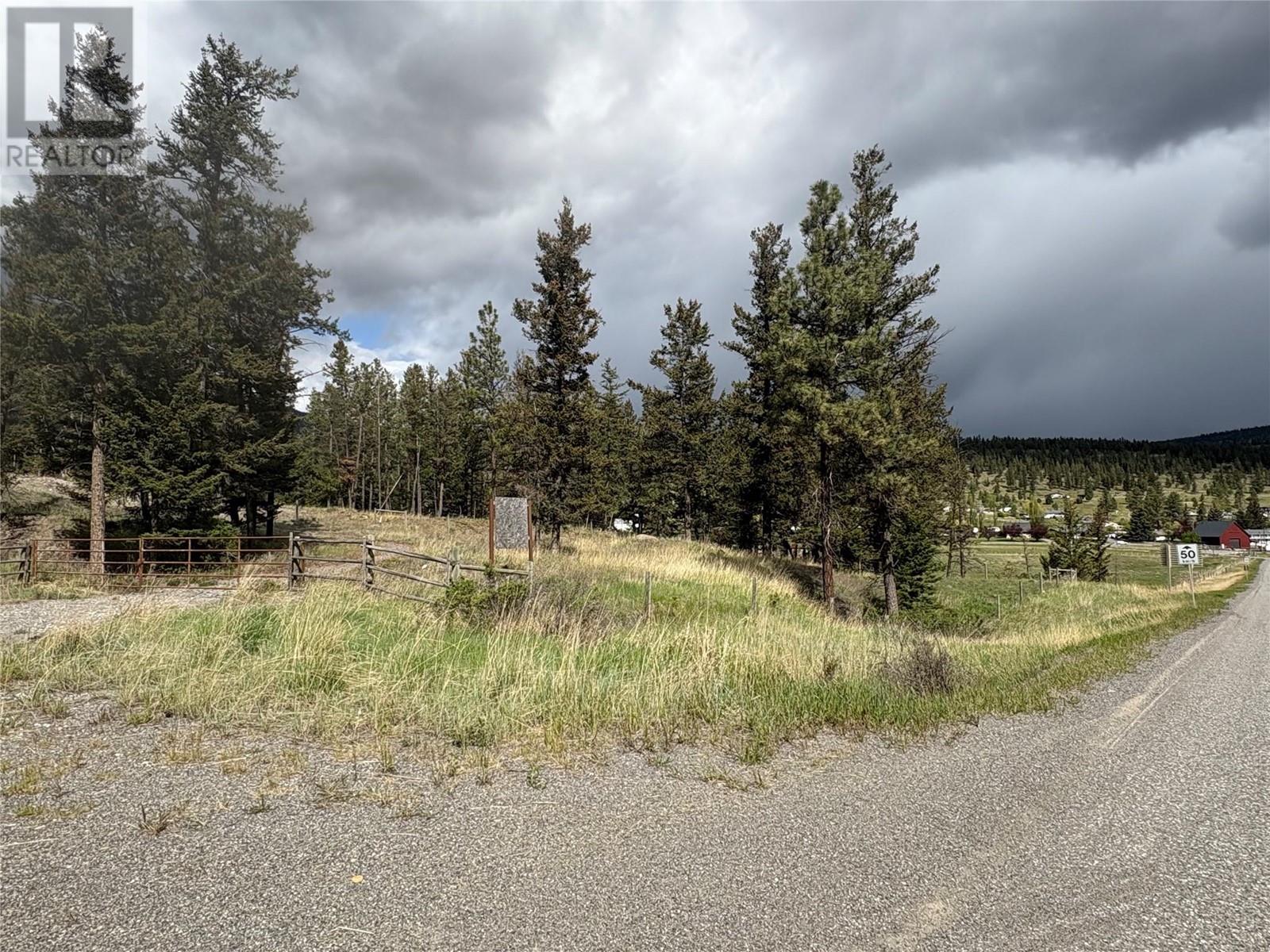 1120 Cariboo Highway, Clinton, British Columbia  V0K 1K0 - Photo 3 - 10350144