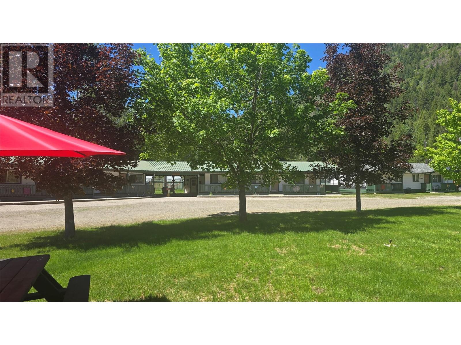 110 & 114 Motel Avenue, Salmo, British Columbia  V0G 1Z0 - Photo 16 - 10350352