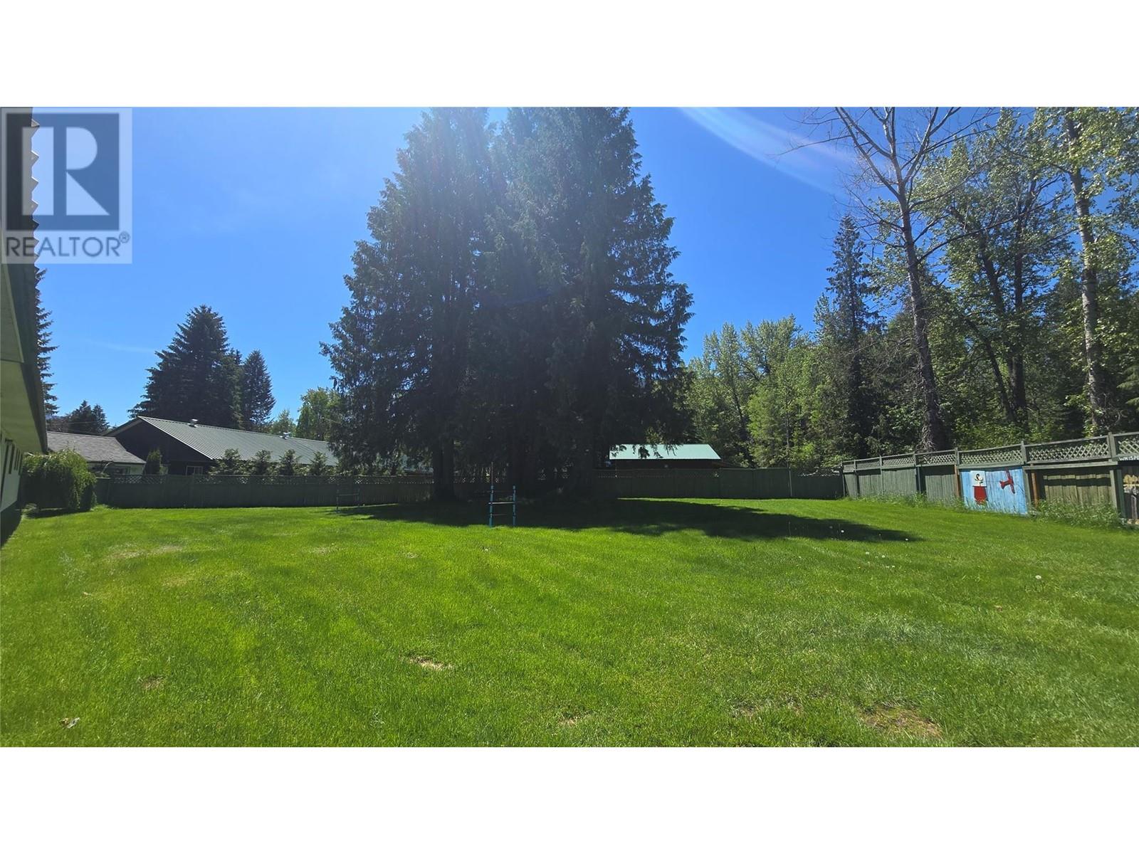 110 & 114 Motel Avenue, Salmo, British Columbia  V0G 1Z0 - Photo 17 - 10350352