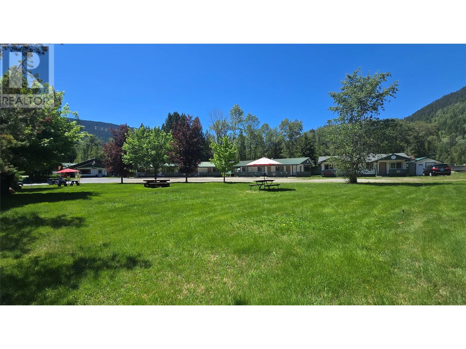 110 & 114 Motel Avenue, Salmo, British Columbia  V0G 1Z0 - Photo 31 - 10350352