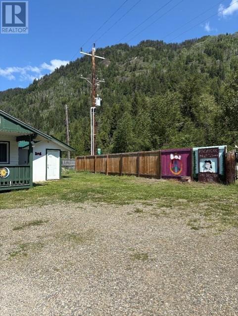 110 & 114 Motel Avenue, Salmo, British Columbia  V0G 1Z0 - Photo 6 - 10350352