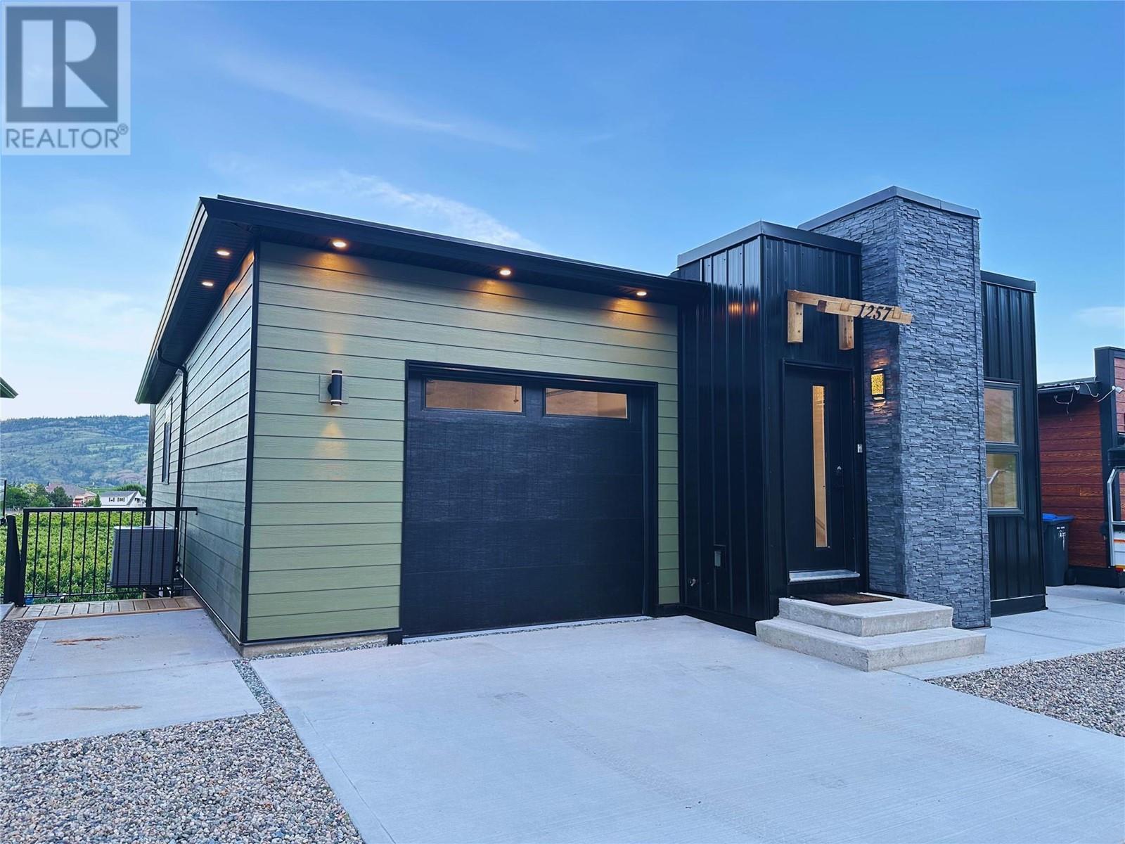1257 Copper Road, Oliver, British Columbia  V0H 1T5 - Photo 2 - 10350437