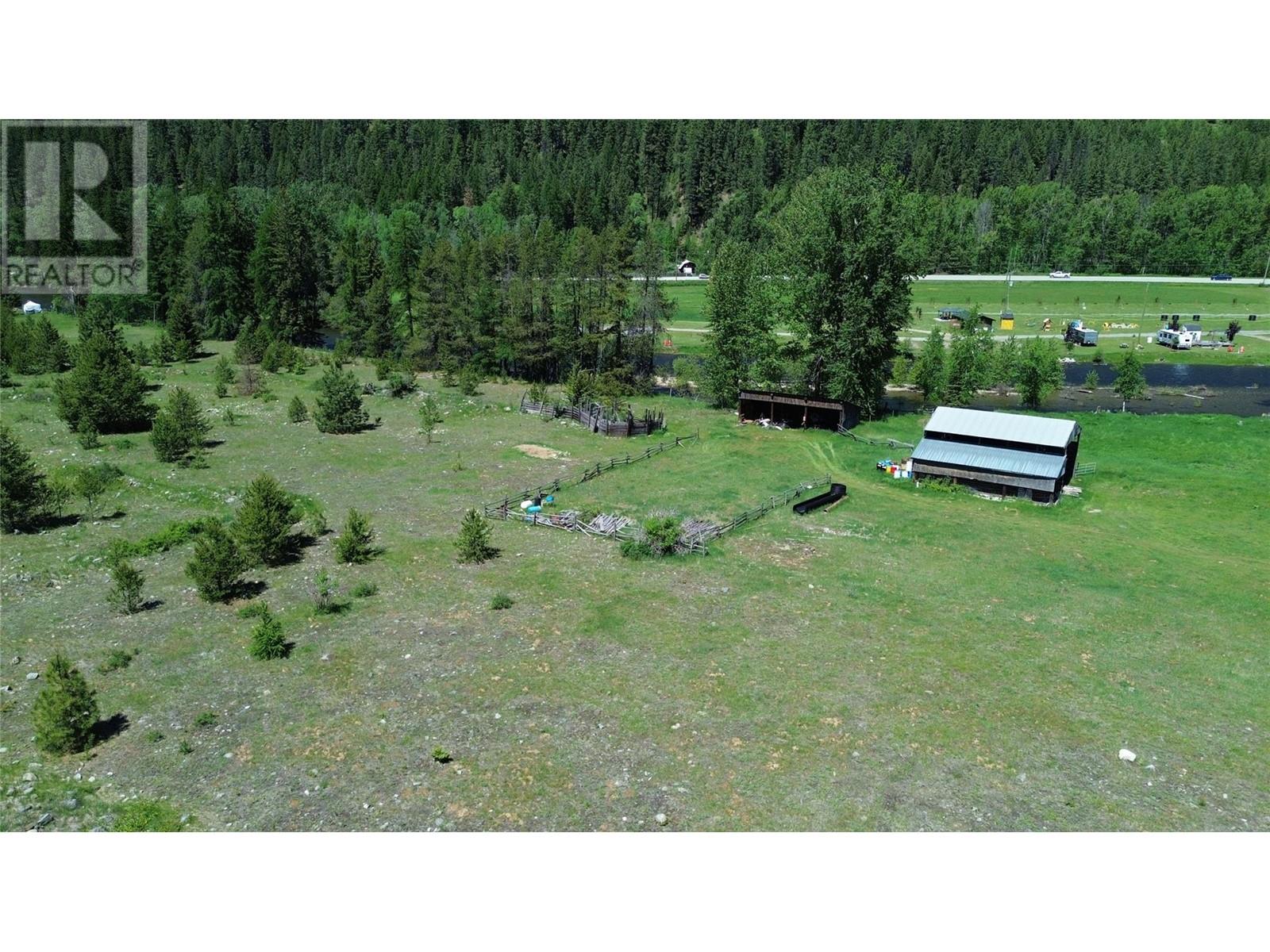 8623 3/95 Highway, Yahk, British Columbia  V0B 2P0 - Photo 10 - 10350306