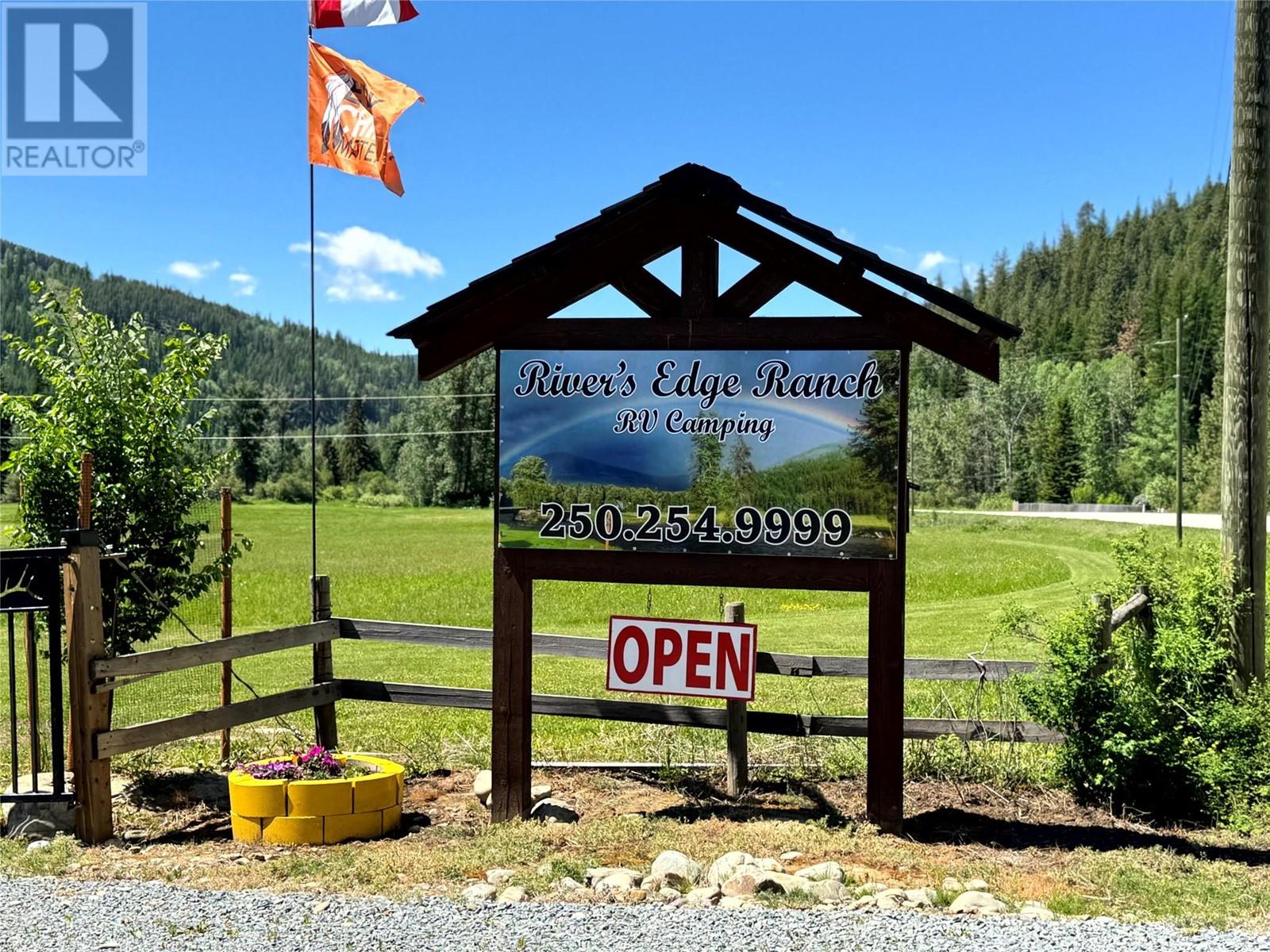 8623 3/95 Highway, Yahk, British Columbia  V0B 2P0 - Photo 15 - 10350306