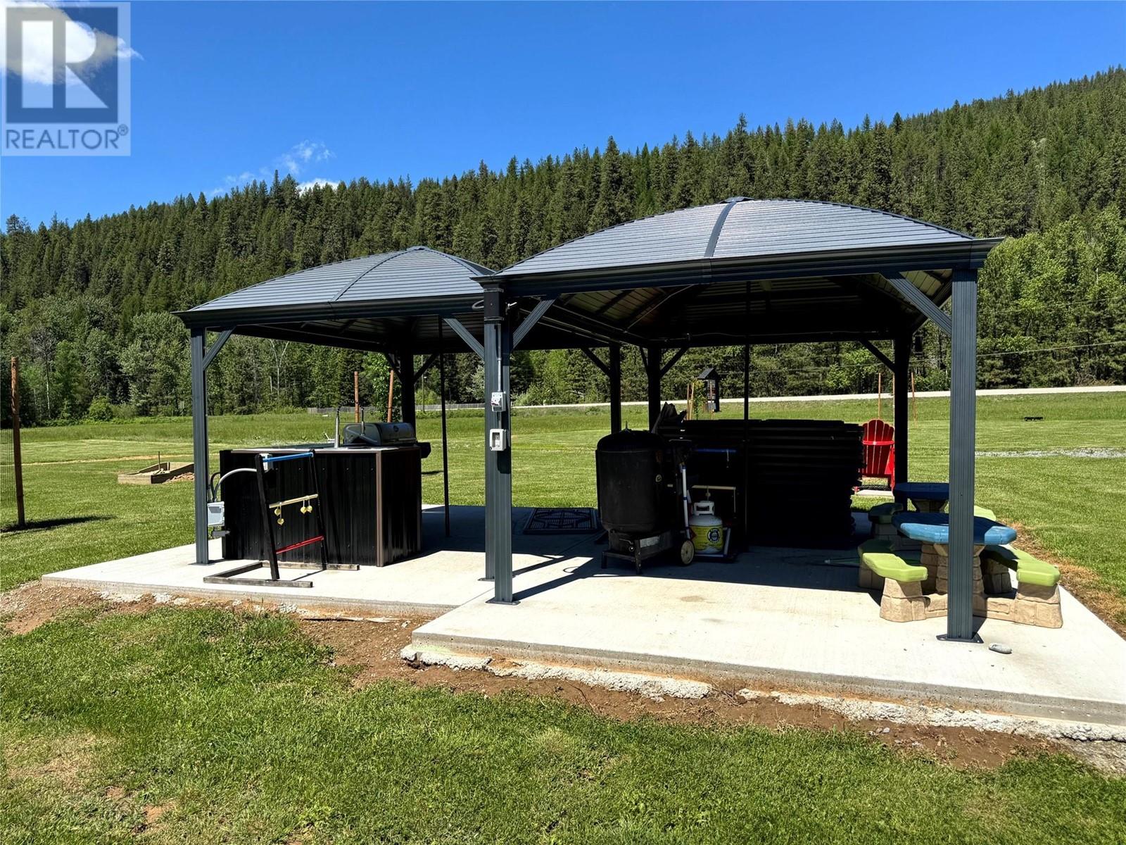 8623 3/95 Highway, Yahk, British Columbia  V0B 2P0 - Photo 29 - 10350306