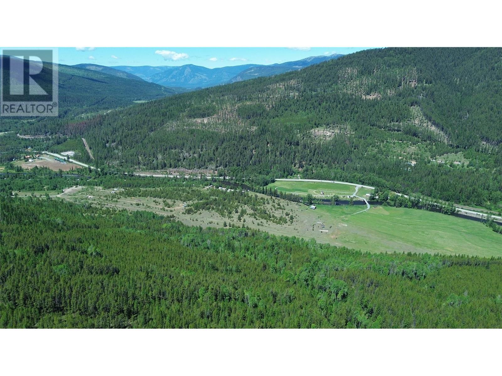 8623 3/95 Highway, Yahk, British Columbia  V0B 2P0 - Photo 3 - 10350306