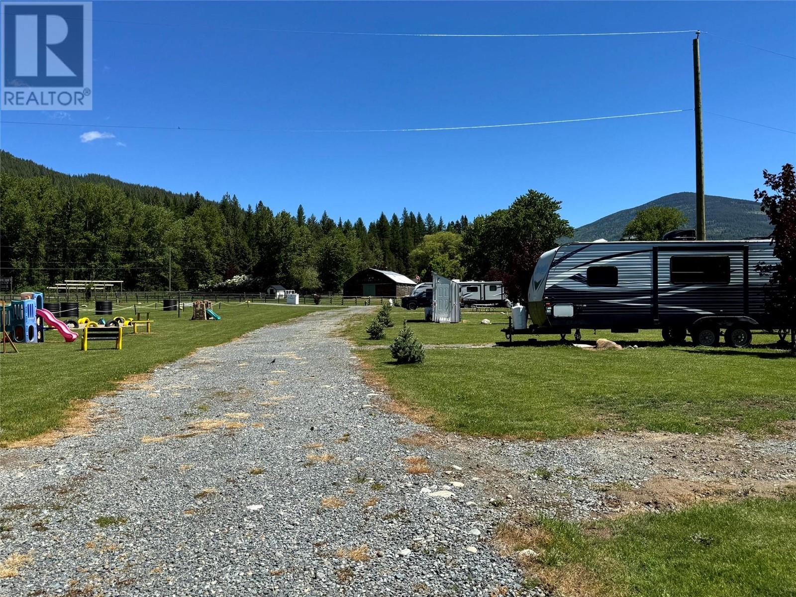 8623 3/95 Highway, Yahk, British Columbia  V0B 2P0 - Photo 34 - 10350306